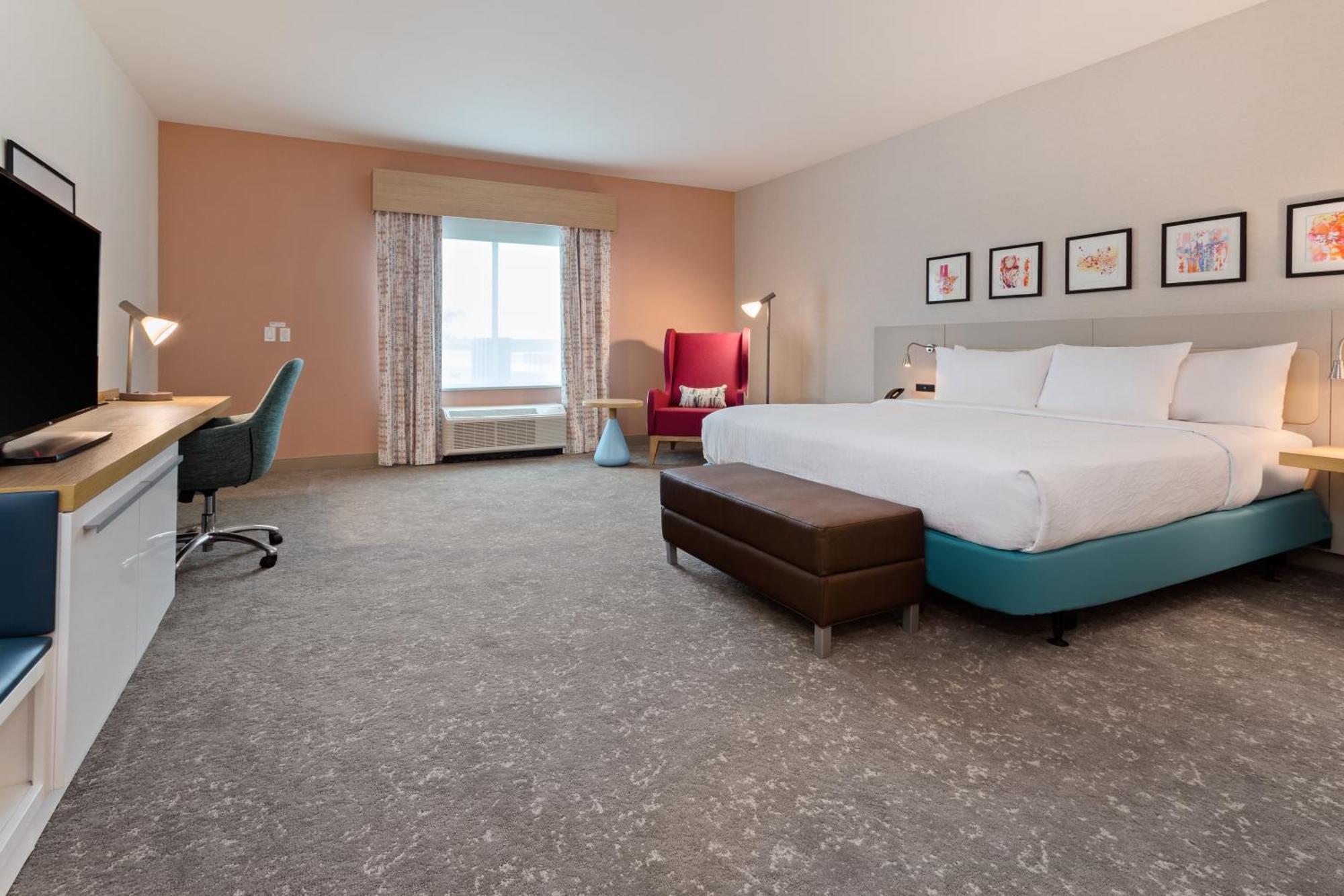 King Room with Tub - Mobility and Hearing Access