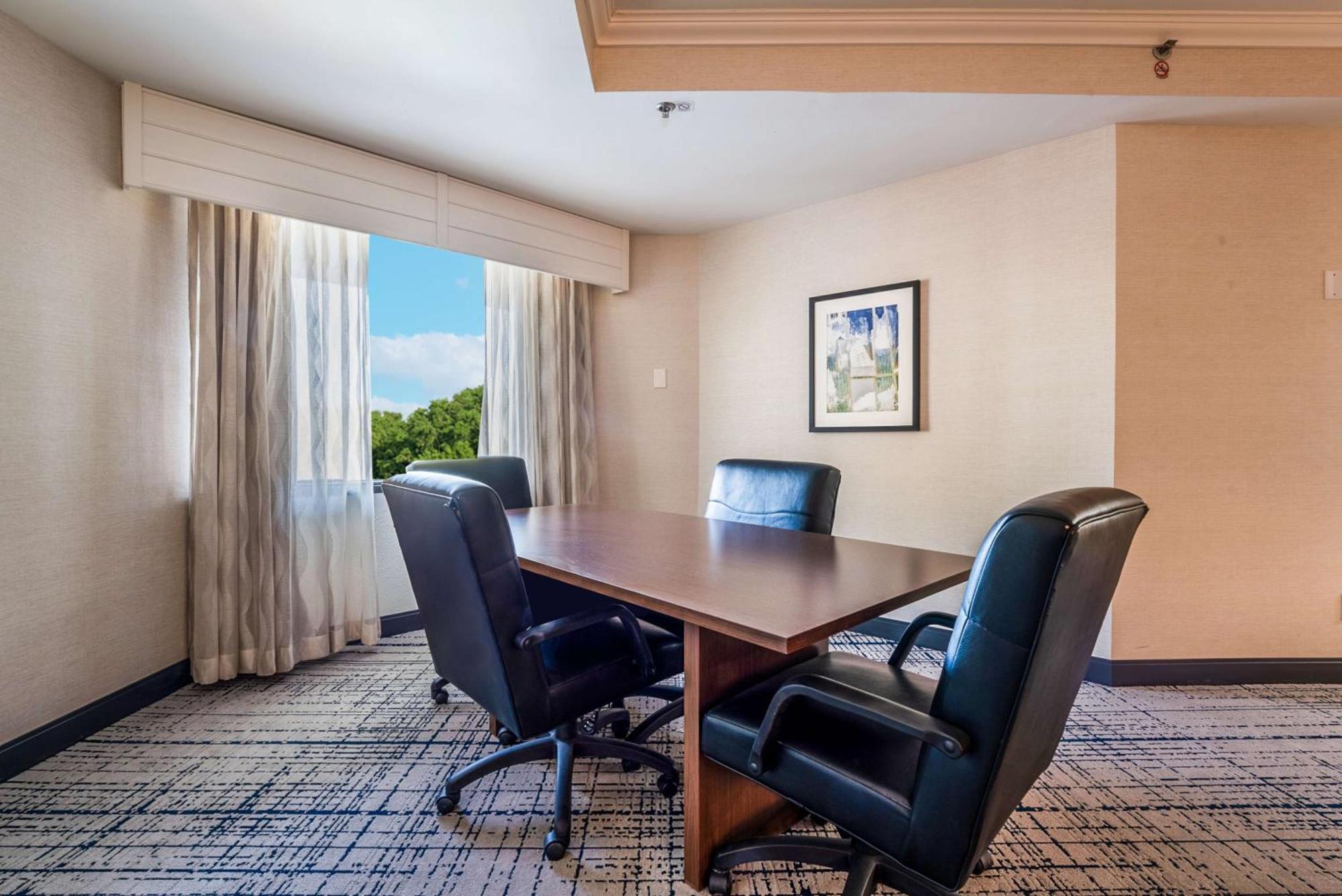 King Room Sofa Bed Conference Table