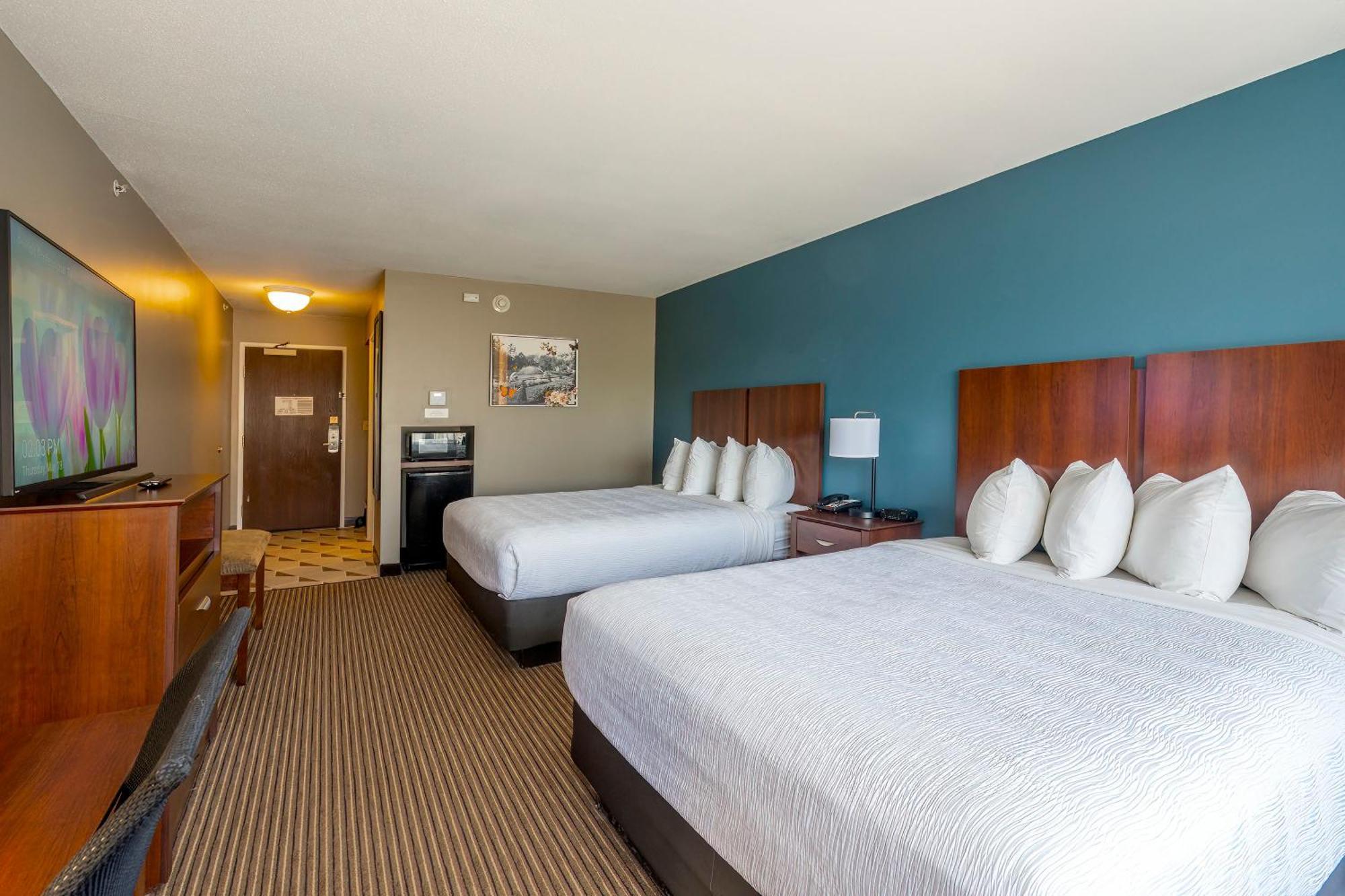 Quadruple Room Two Queen Beds Non Smoking