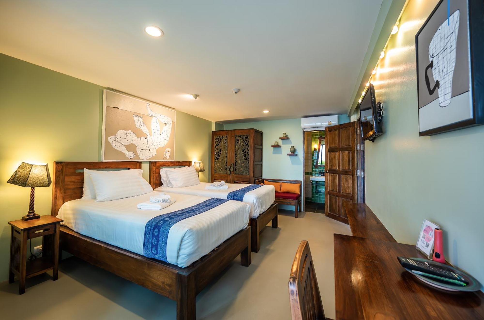 Standard Twin Room