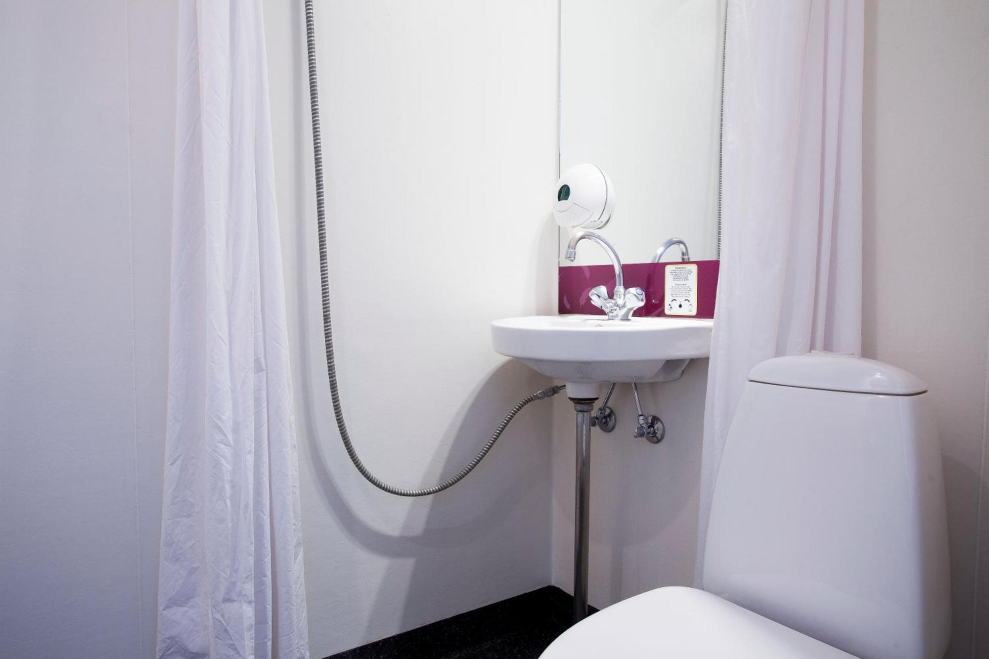 Economy Quadruple Room
