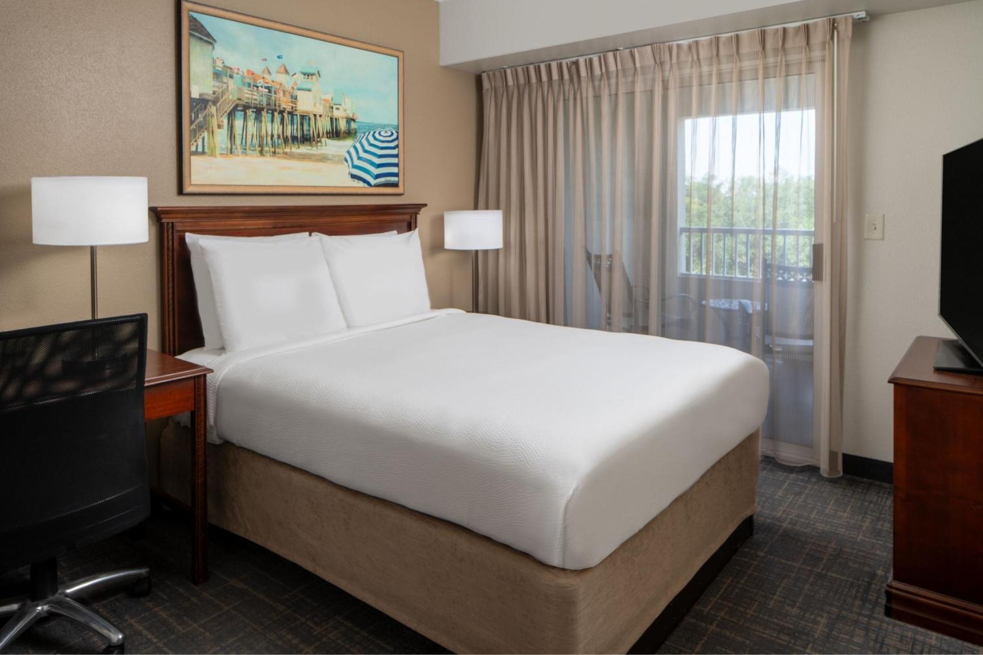 1 Bedroom Suites 1 Queen Sofa Bed