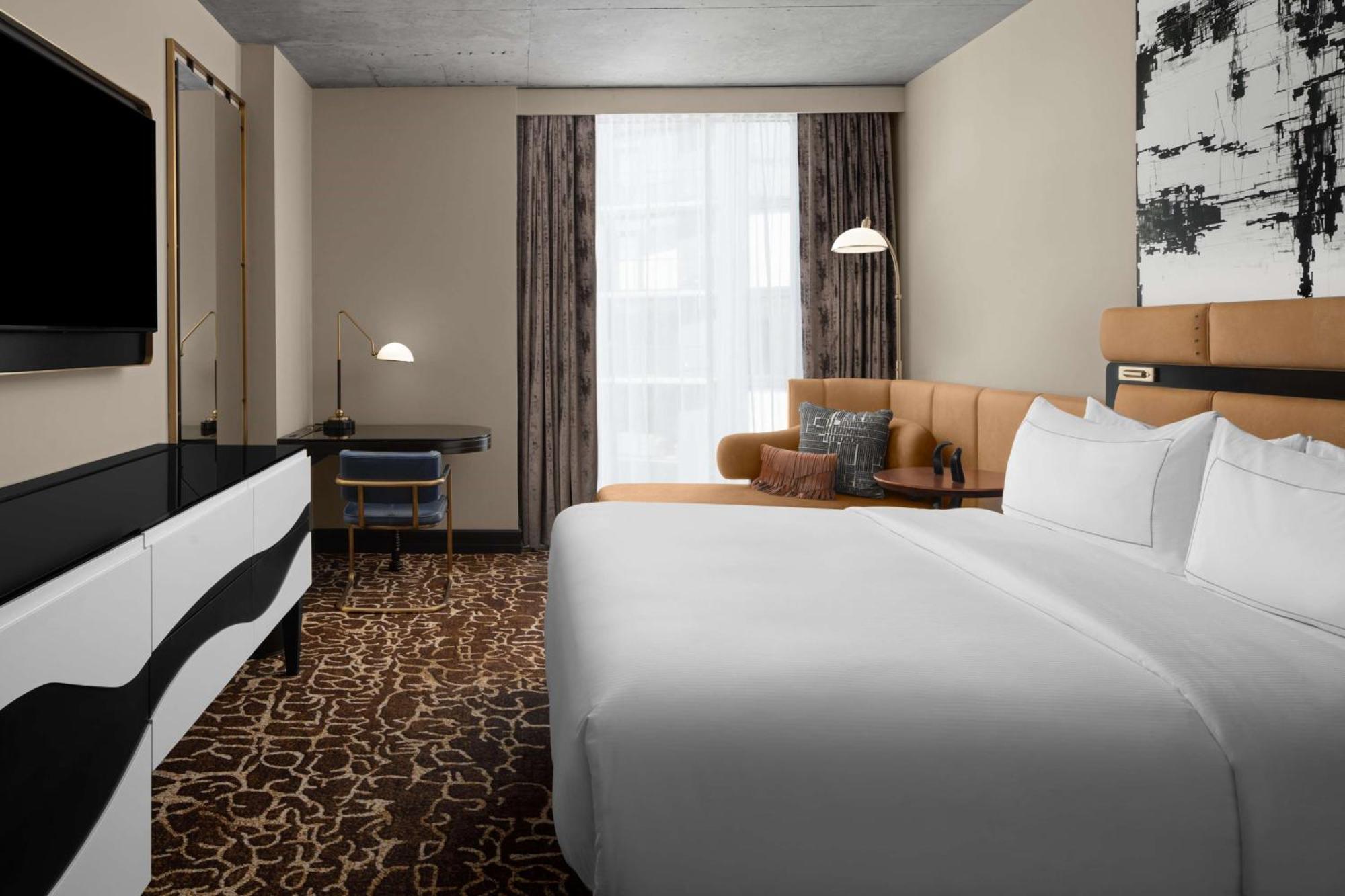King Room with City View - Hearing Accessible