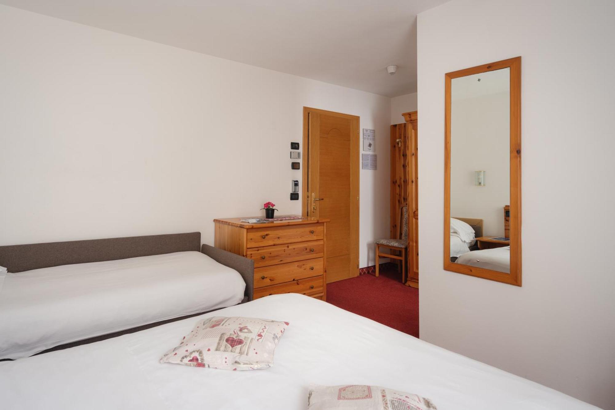 Economy Triple Room