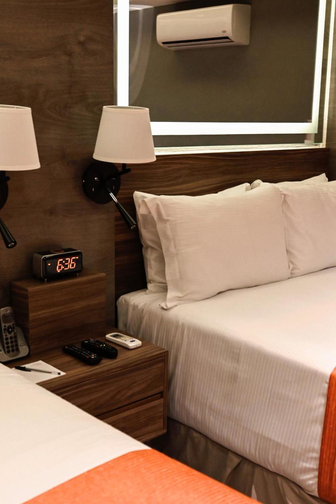 Deluxe Queen Suite