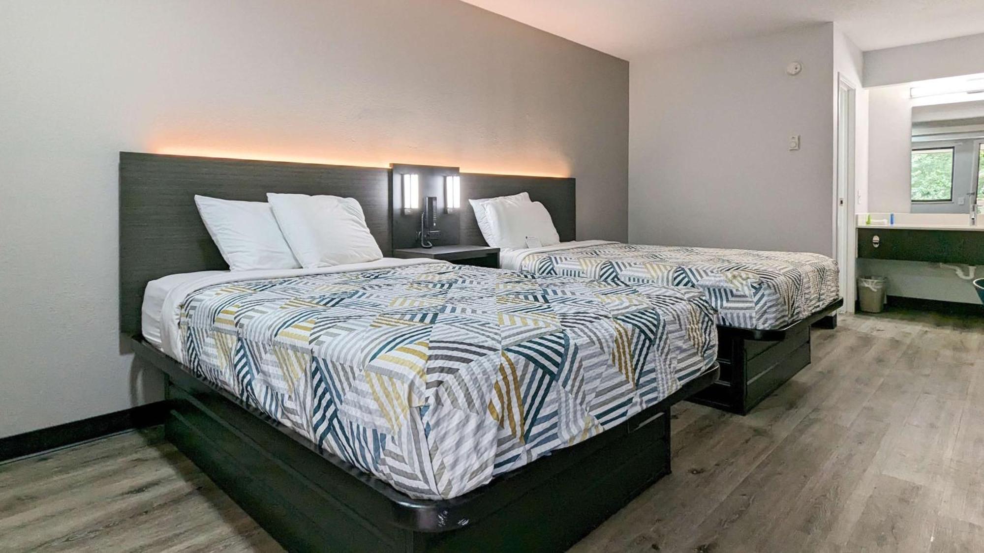 Queen Room Two Queen Beds Disability Access Non-Smoking