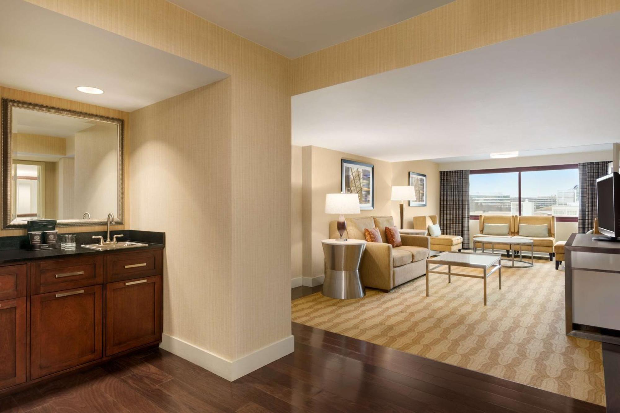Governors King Suite - Non-Smoking