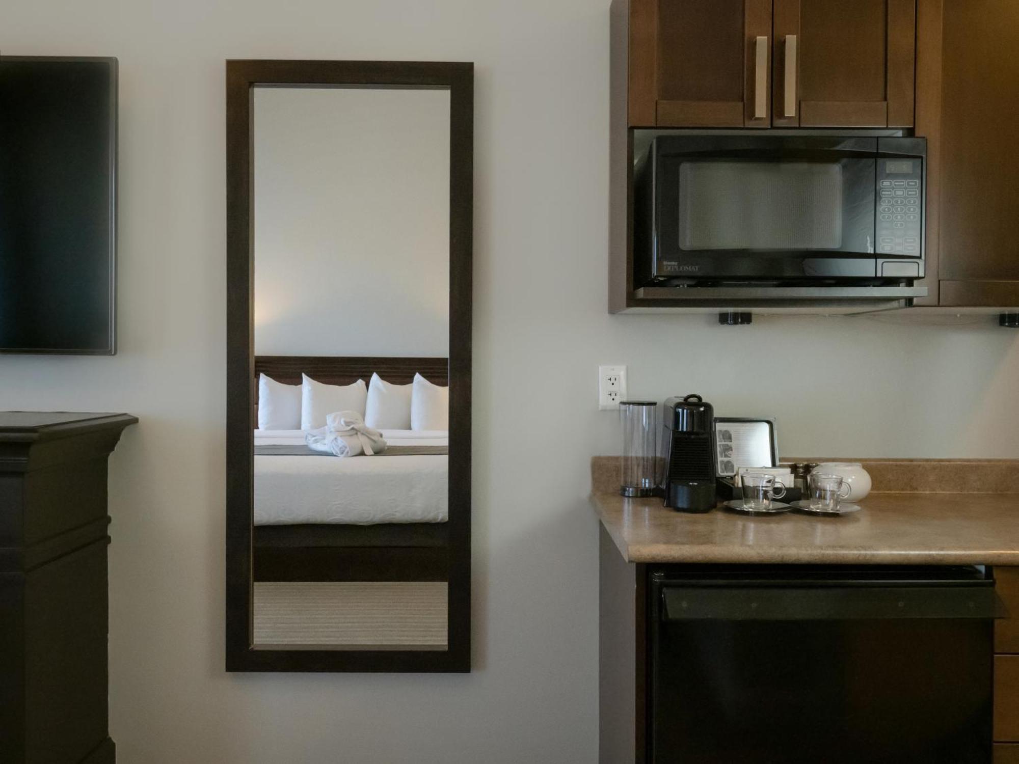 Standard King Room