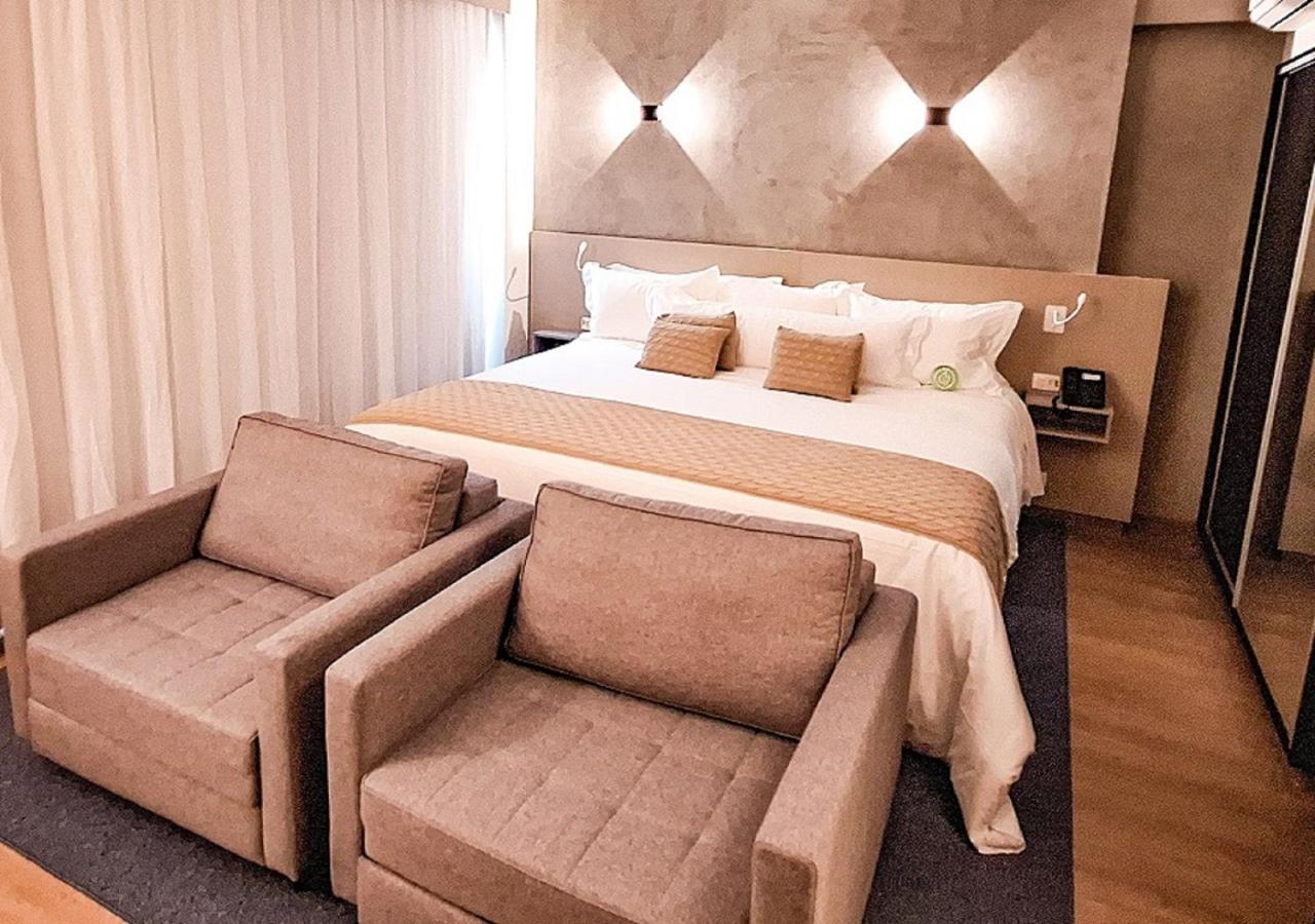 Deluxe King Suite,1551250213:JPEG