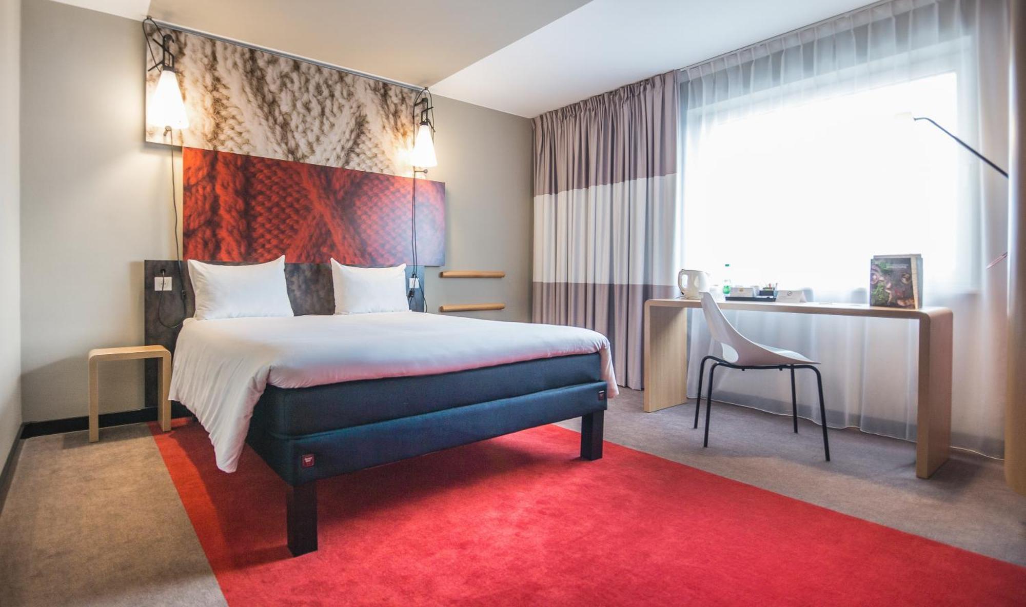 Double Sweet Room by Ibis