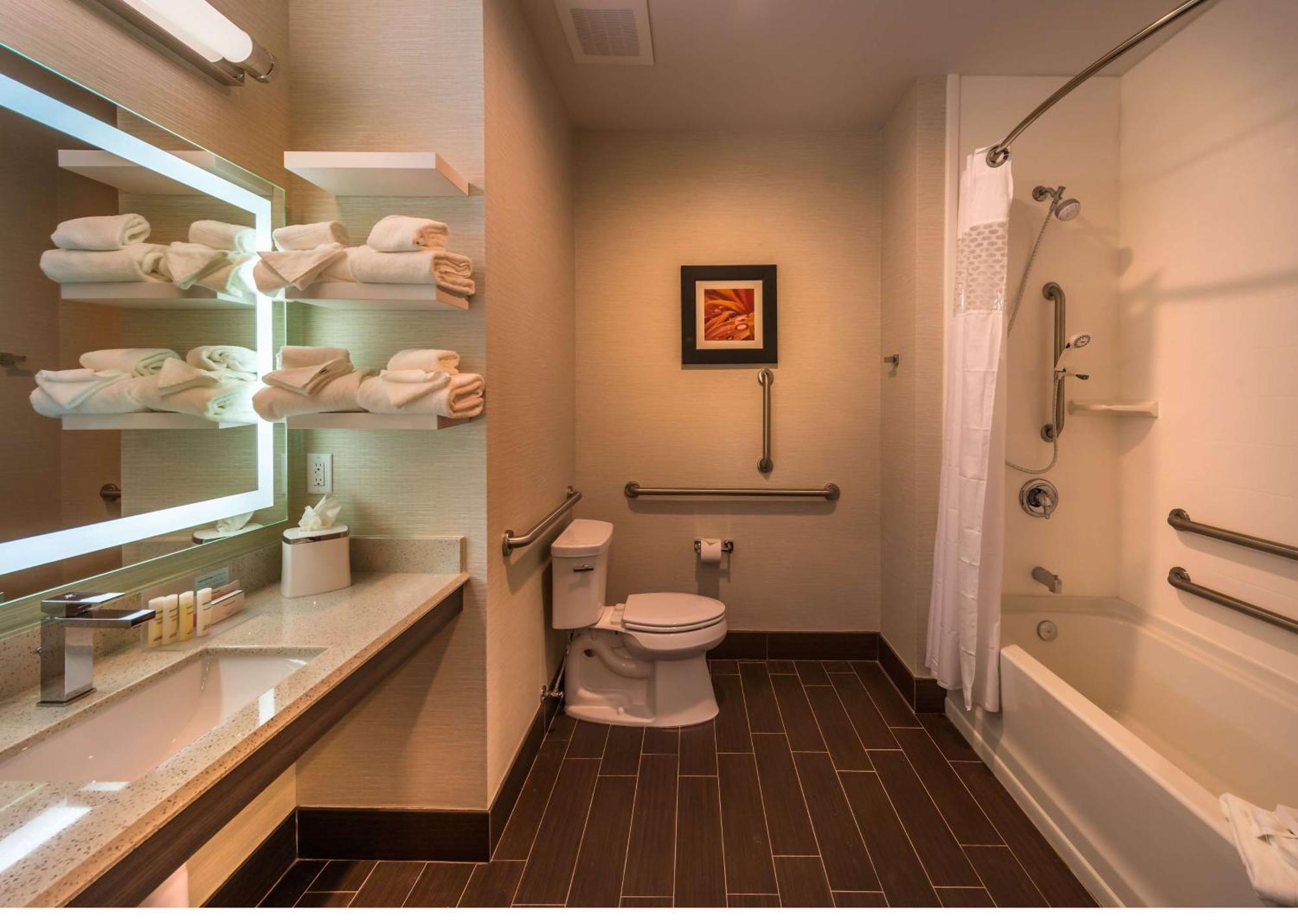 Queen Room with Two Queen Beds - Mobility and Hearing Access/Non-Smoking