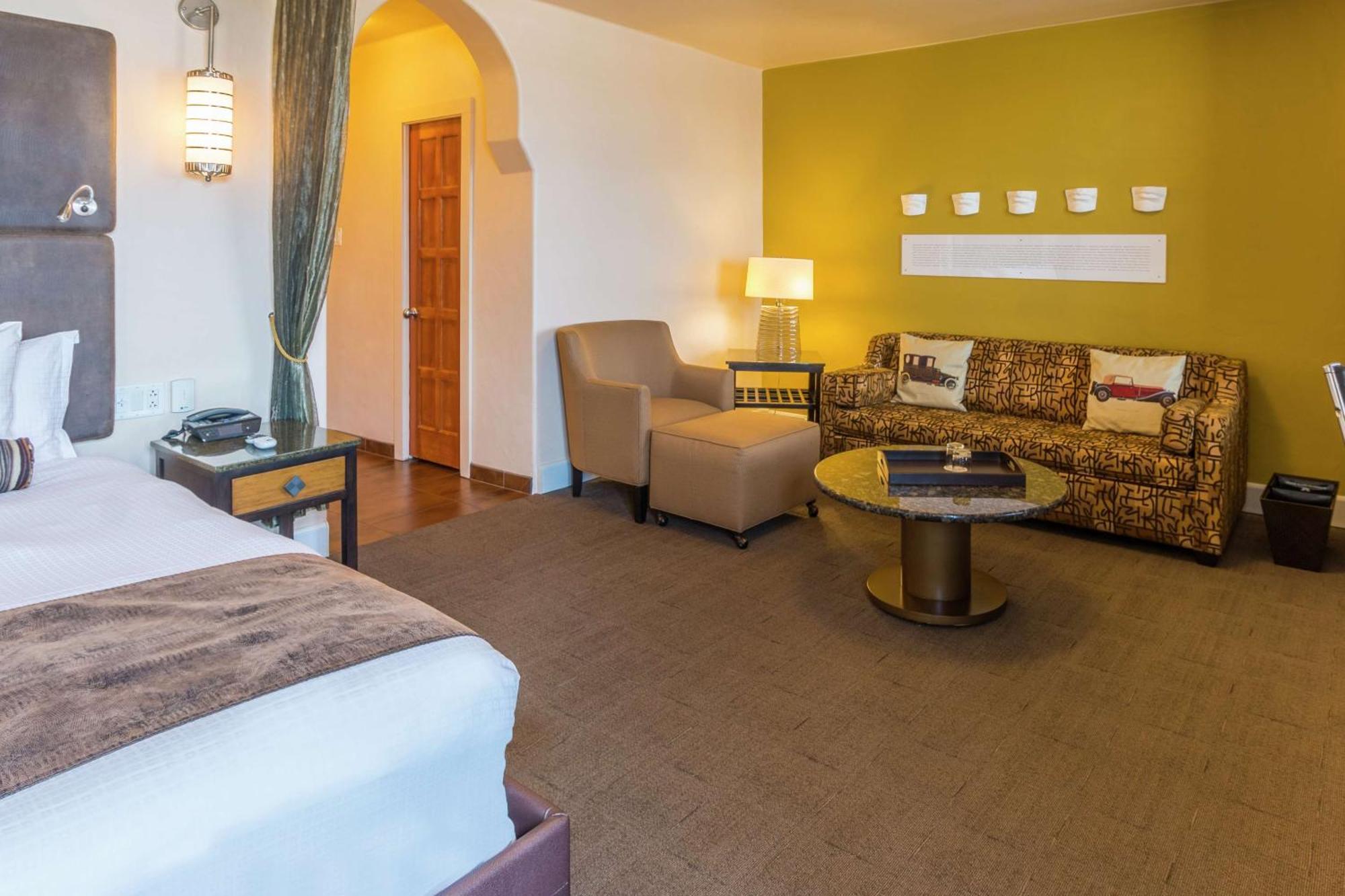 Deluxe King Room