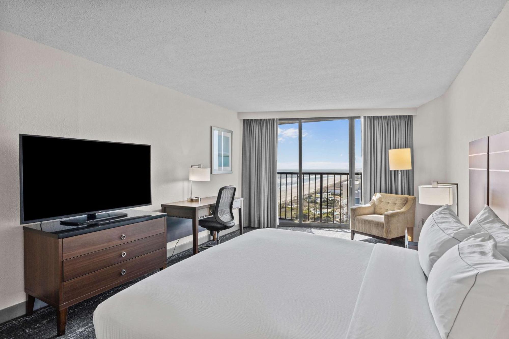 King Room with Ocean View - Non-Smoking