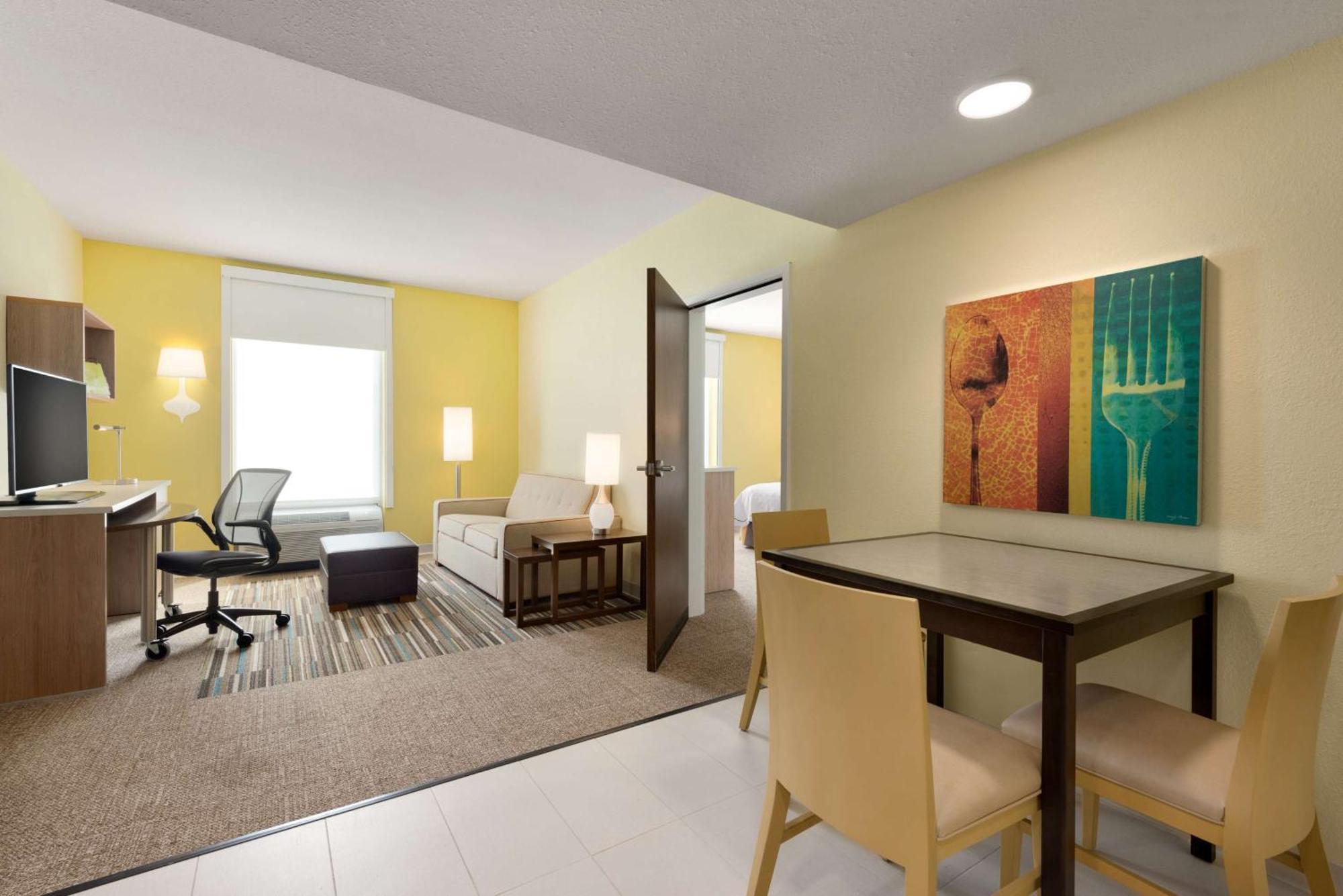 One-Bedroom King Suite - Non-Smoking