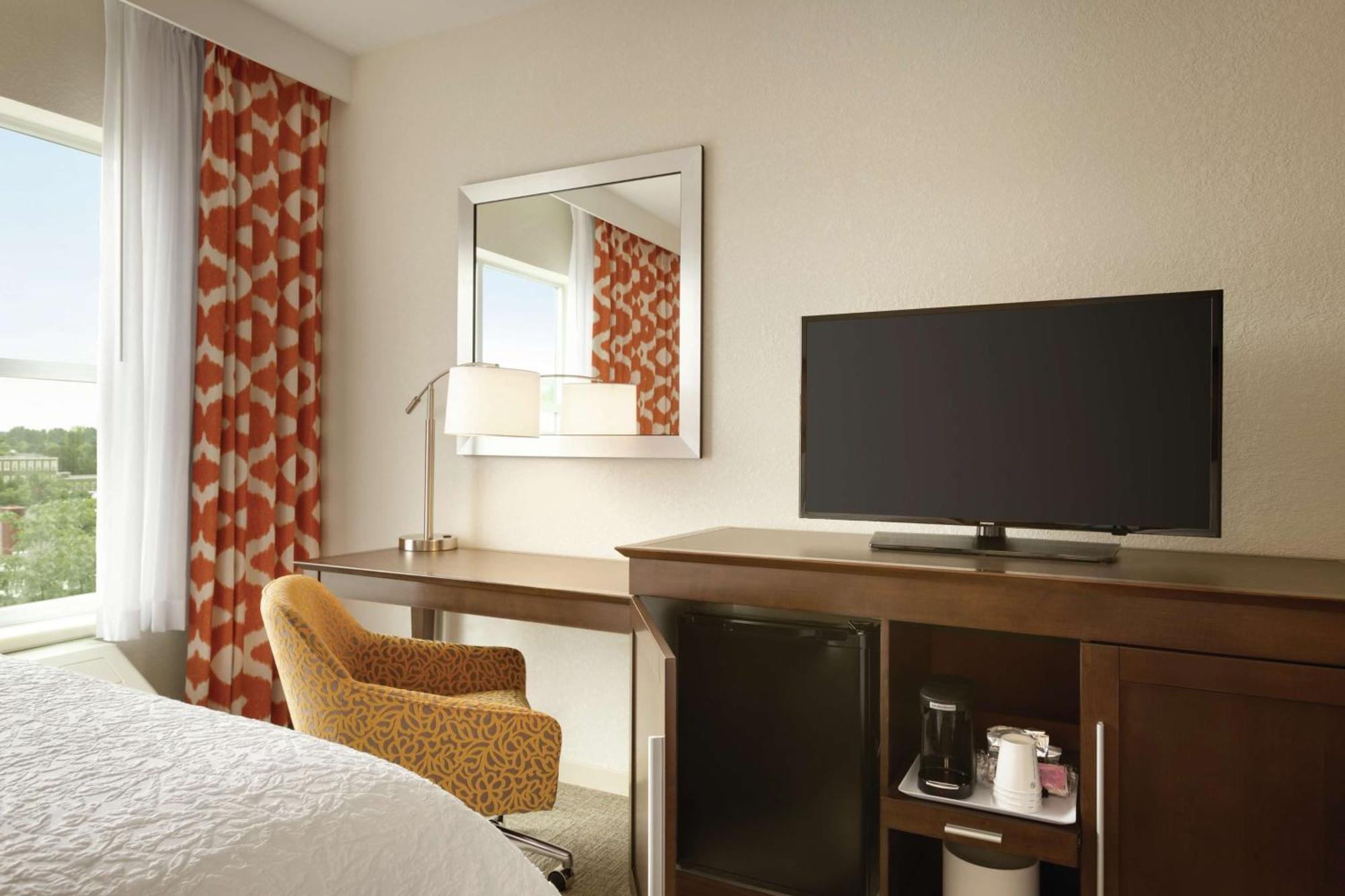 Queen Room Two Queen Beds Non-Smoking