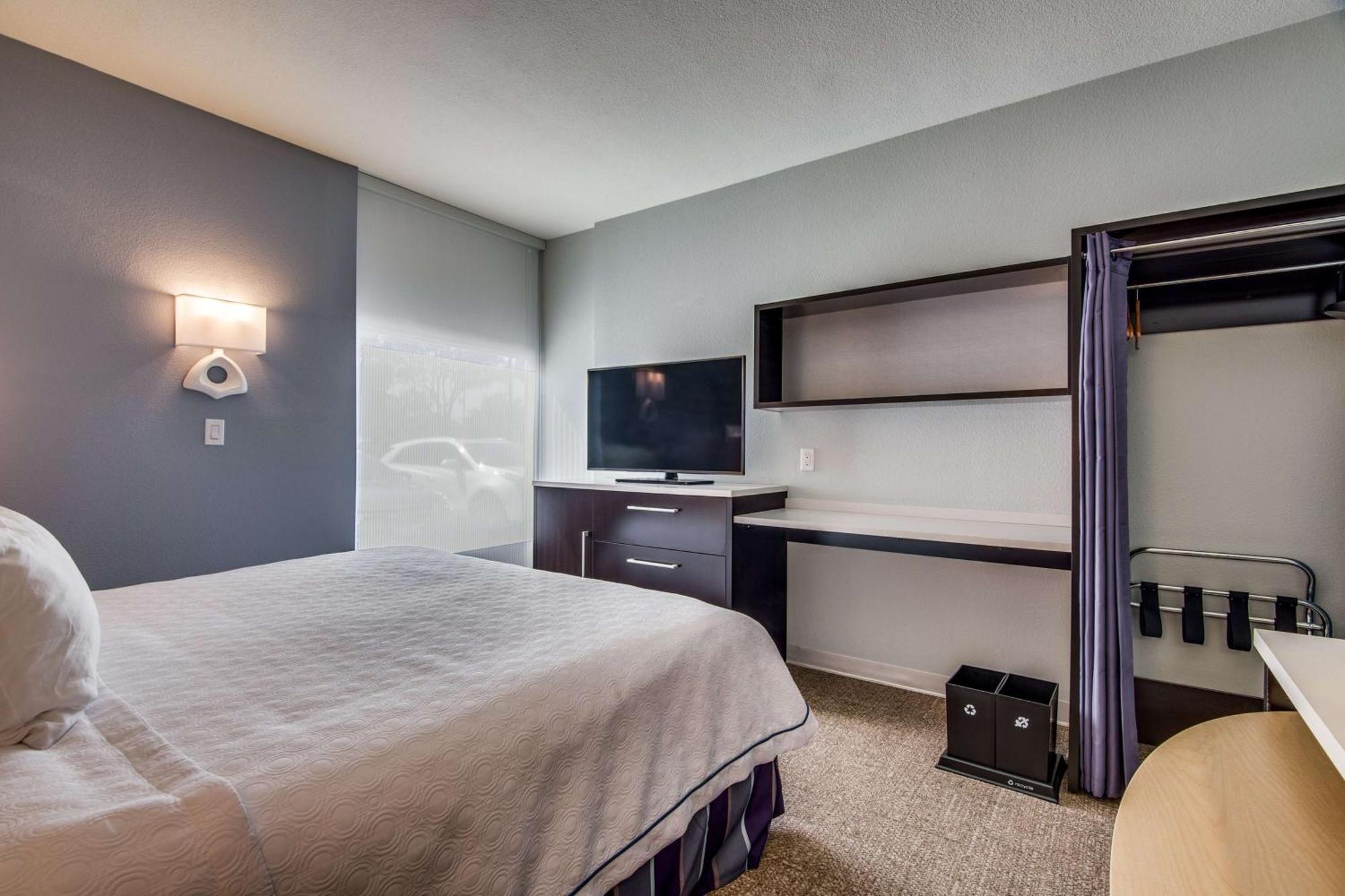 King Studio Suite Non-Smoking