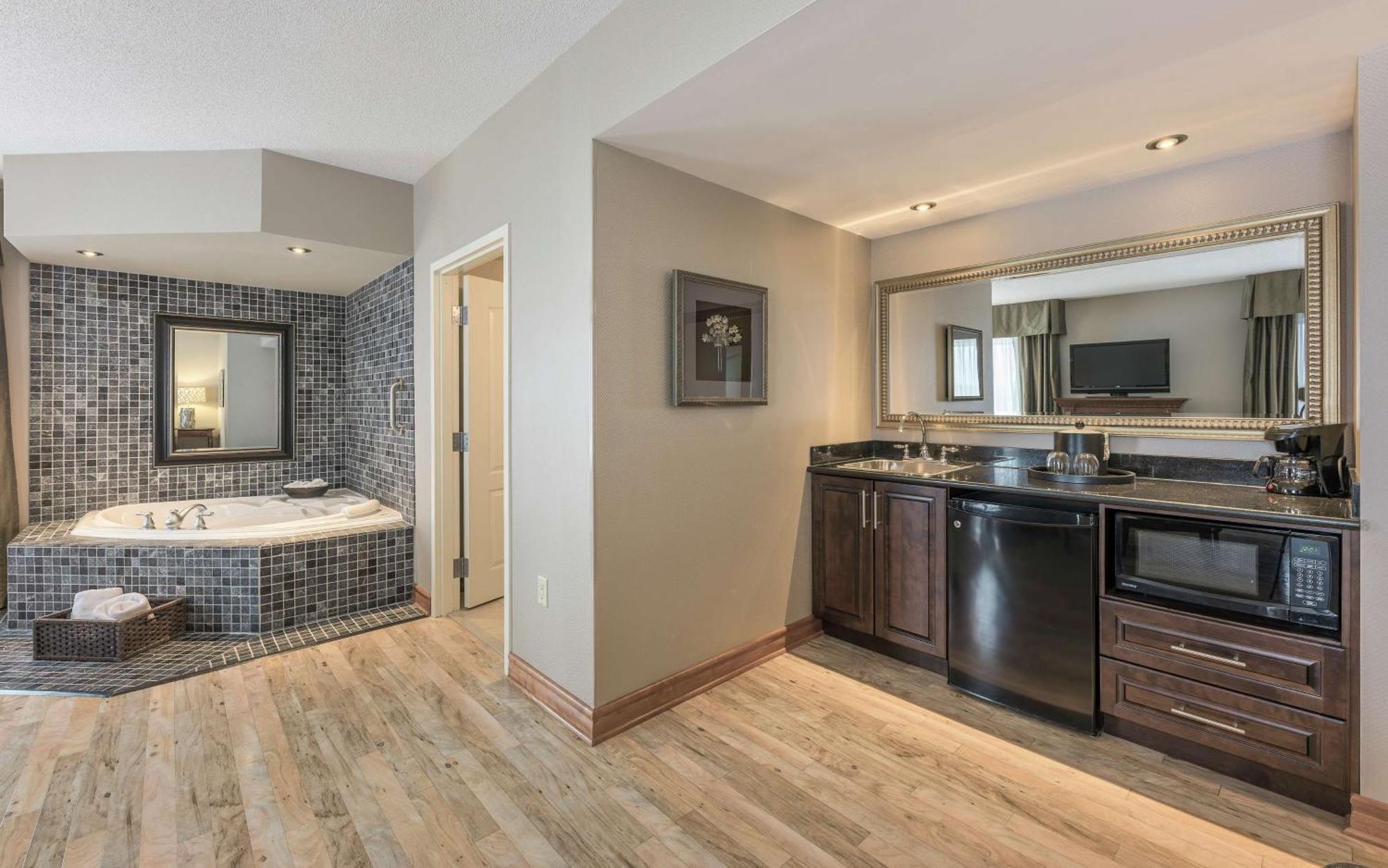 King Studio Suite Whirlpool Non-Smoking