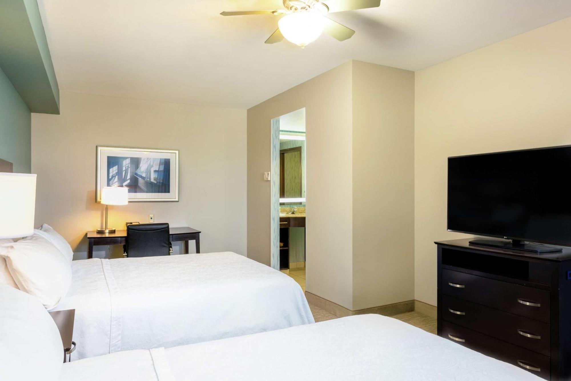 One-Bedroom Queen Suite Two Queen Beds Non-Smoking