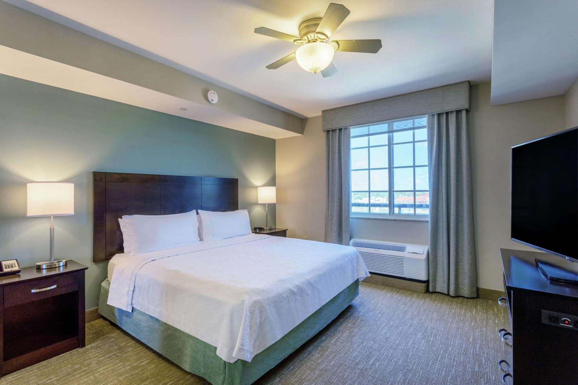 One-Bedroom King Suite Non-Smoking