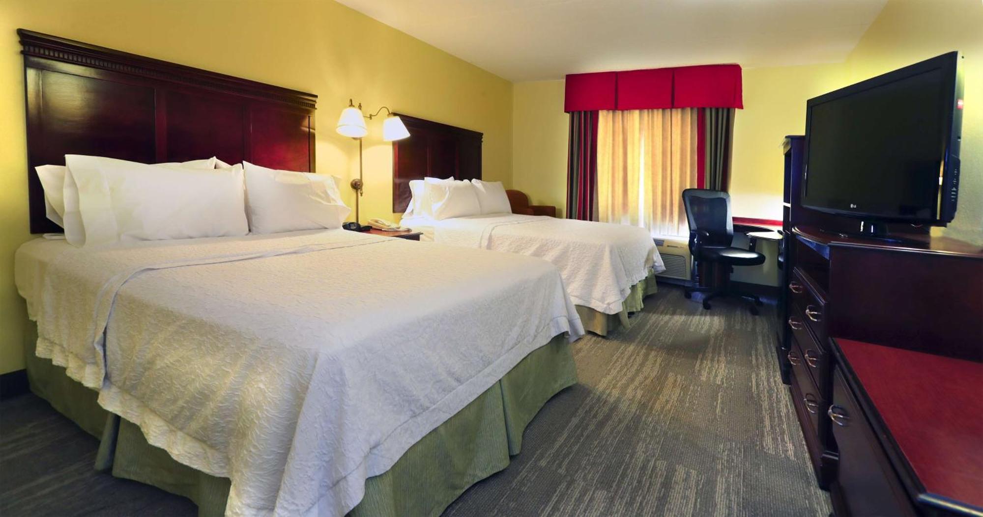 Queen Room with Two Queen Beds - Non-Smoking,1551398311:JPEG