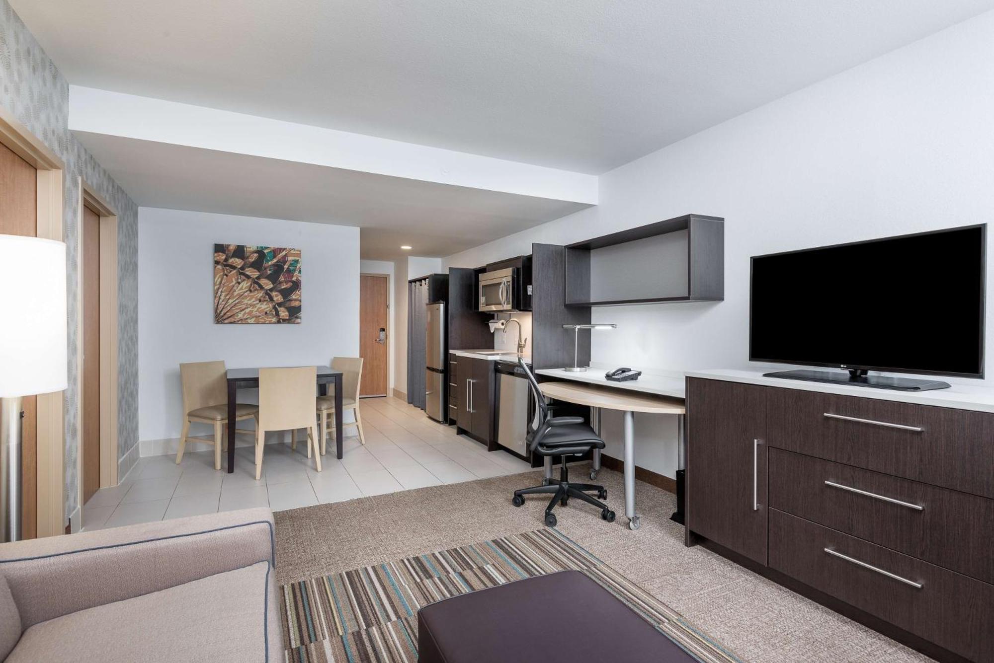 One-Bedroom King Suite Non-Smoking
