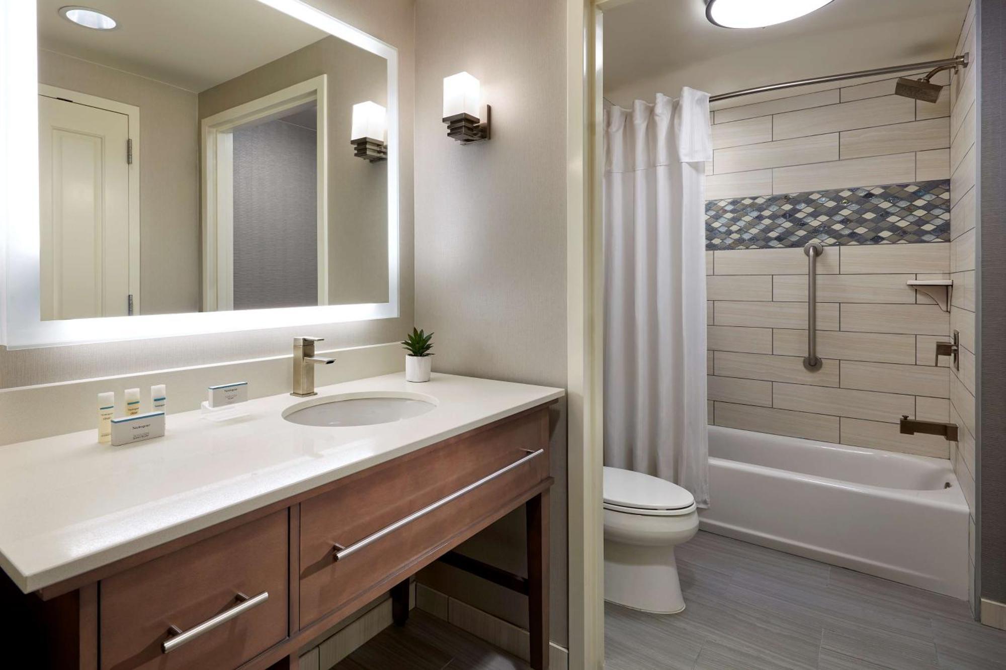 King Studio Suite