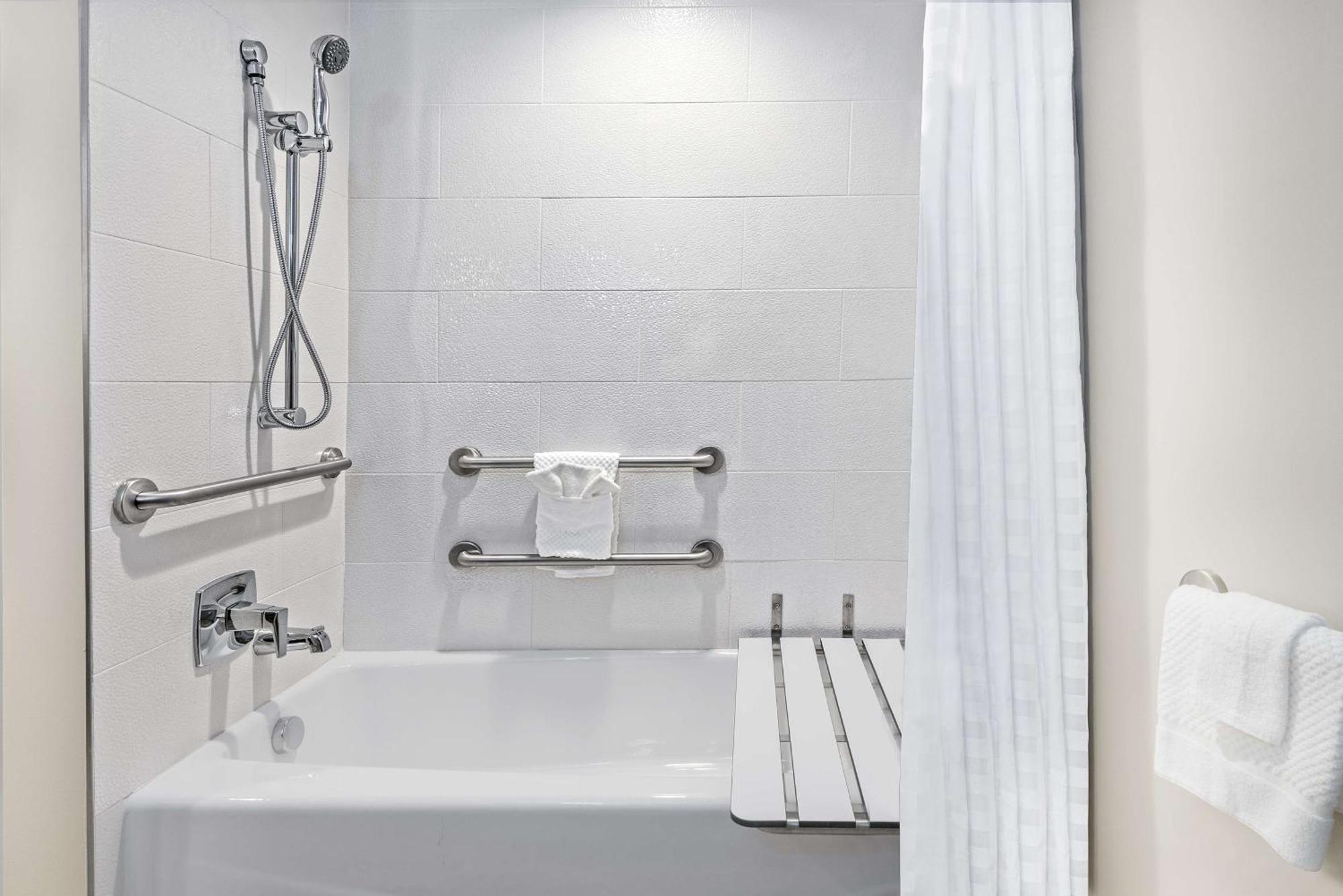 Two-Room Queen Suite Tub Mobility Accessible