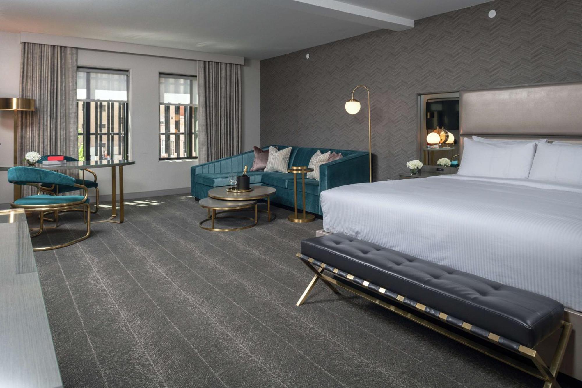 Deco King Suite