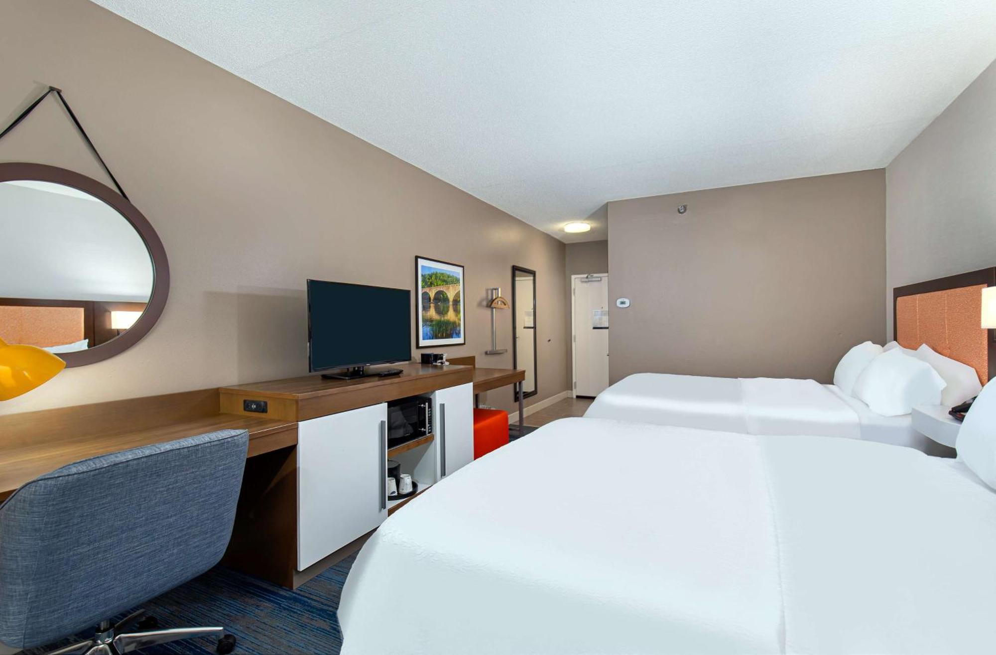 Room with Two Queen Beds - Non-Smoking