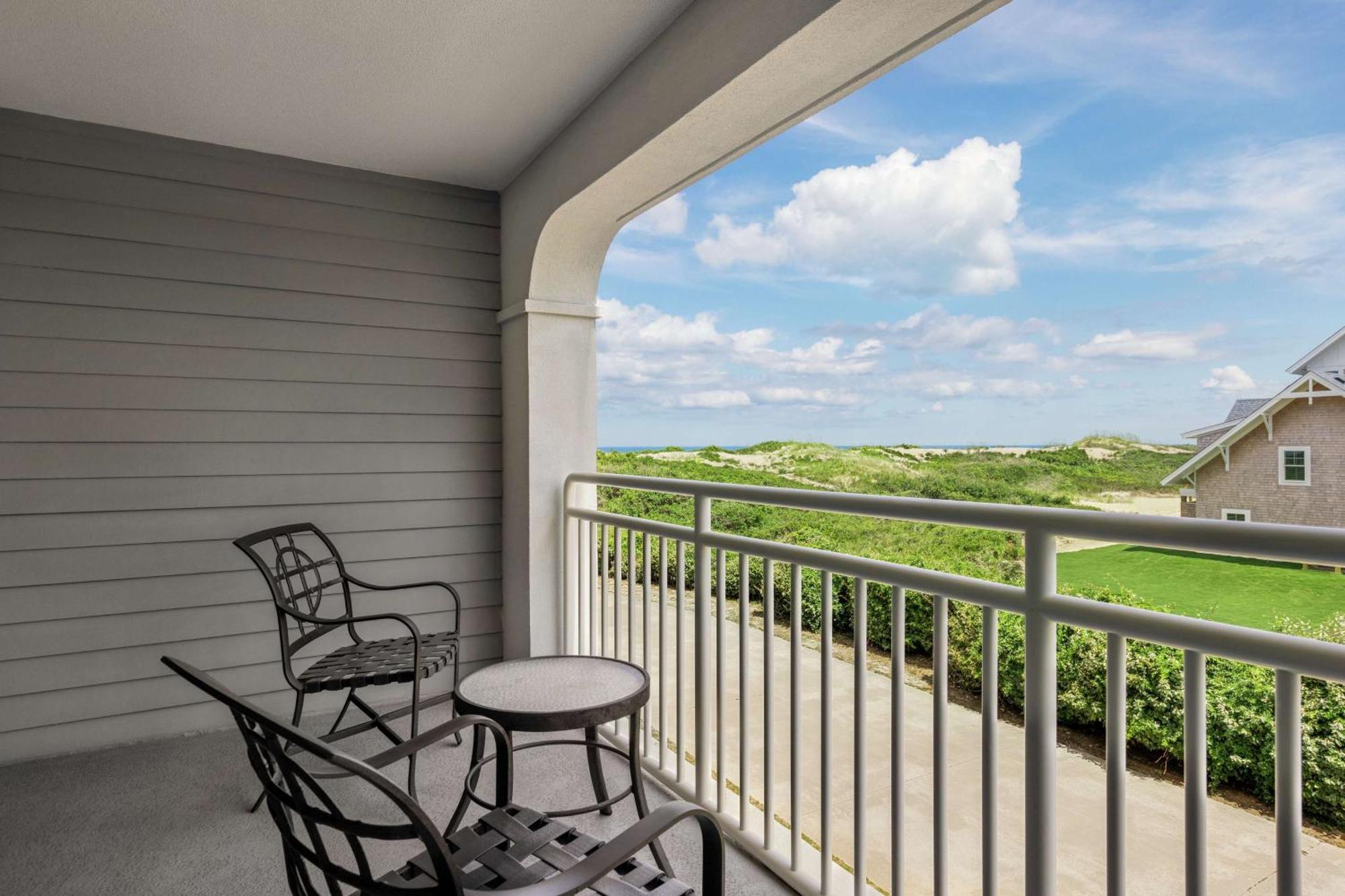King Room with Partial Ocean View - Hearing Accessible