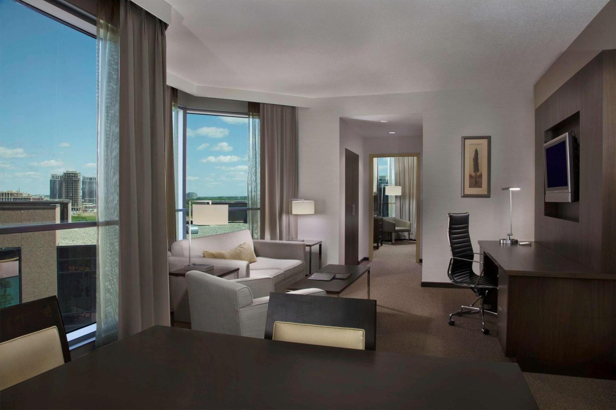 One-Bedroom Corner Suite Two Double Beds