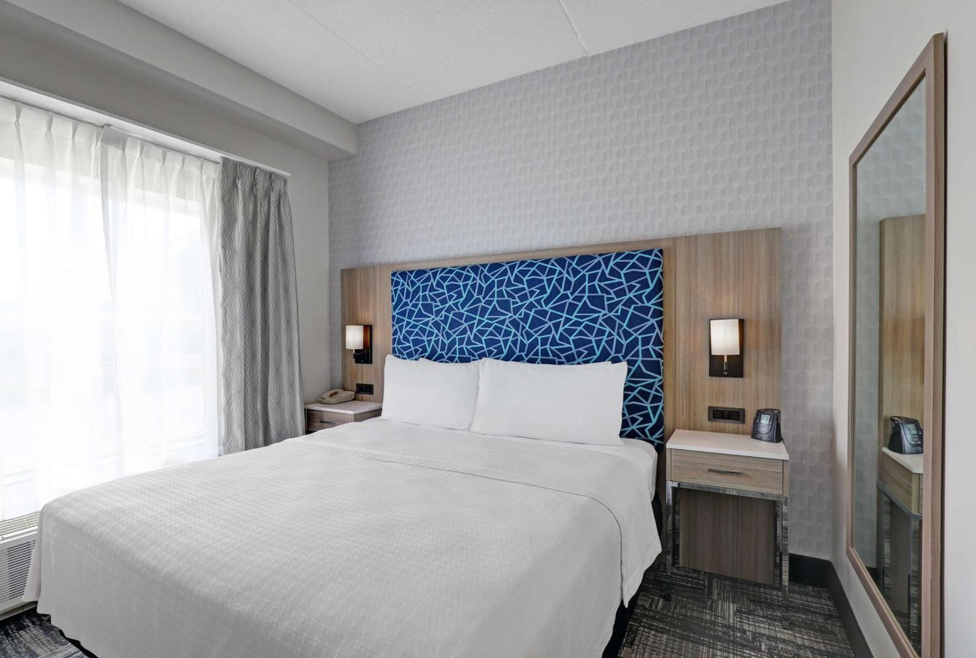 One-Bedroom King Suite Non-Smoking