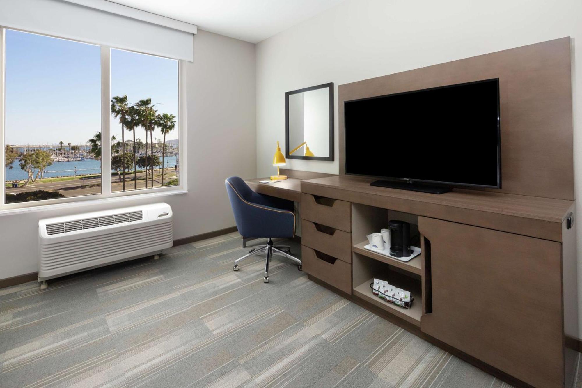 Queen Room Two Queen Beds Bath Tub Water View or Disability Access