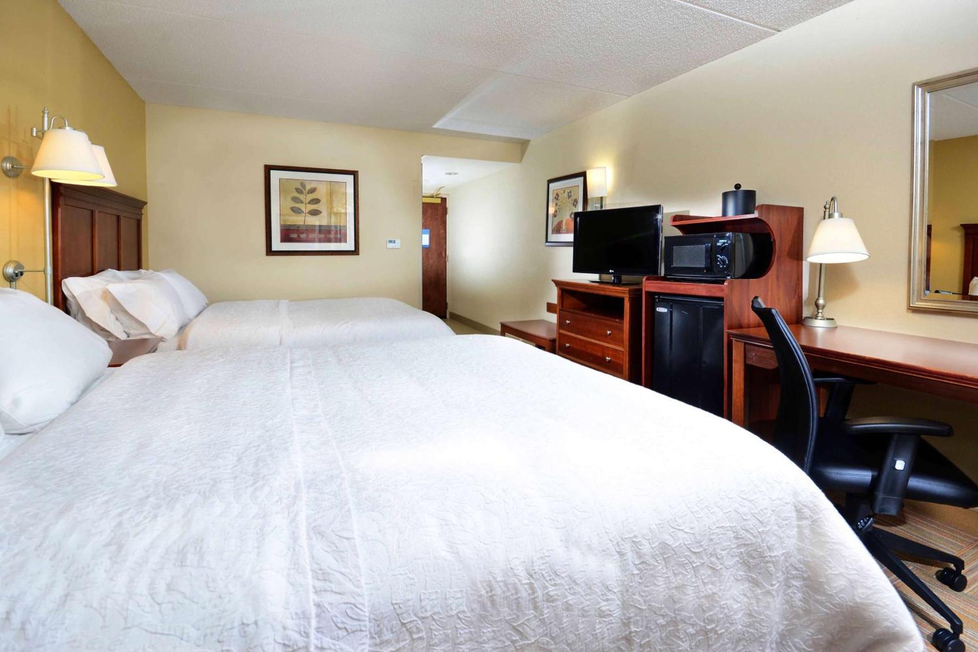 Queen Room with Two Queen Beds - Hearing Access/Non-Smoking