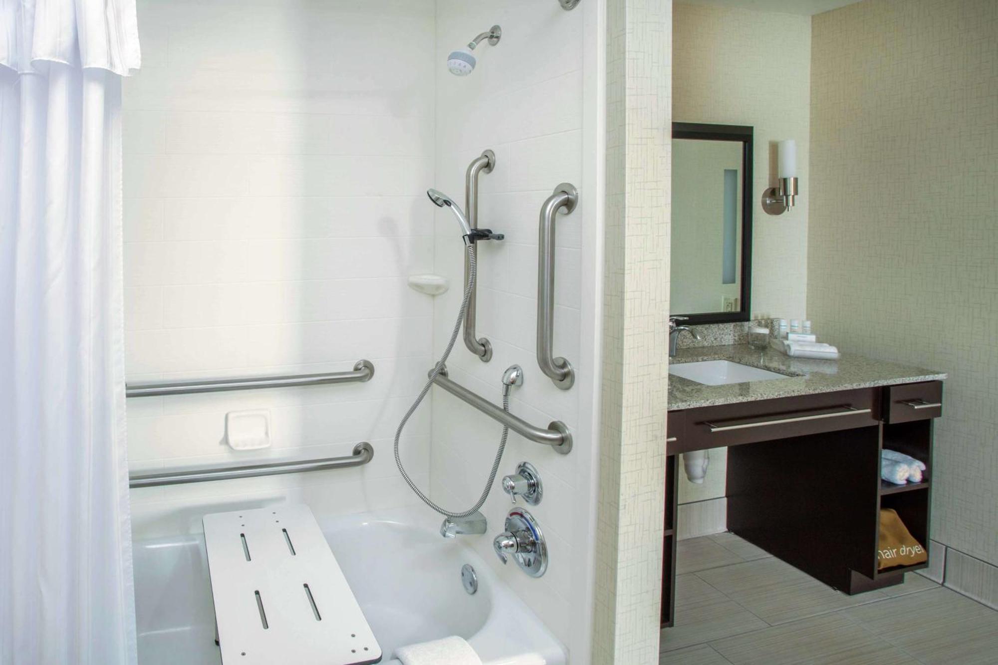 King Studio Suite Mobility Access or Non-Smoking