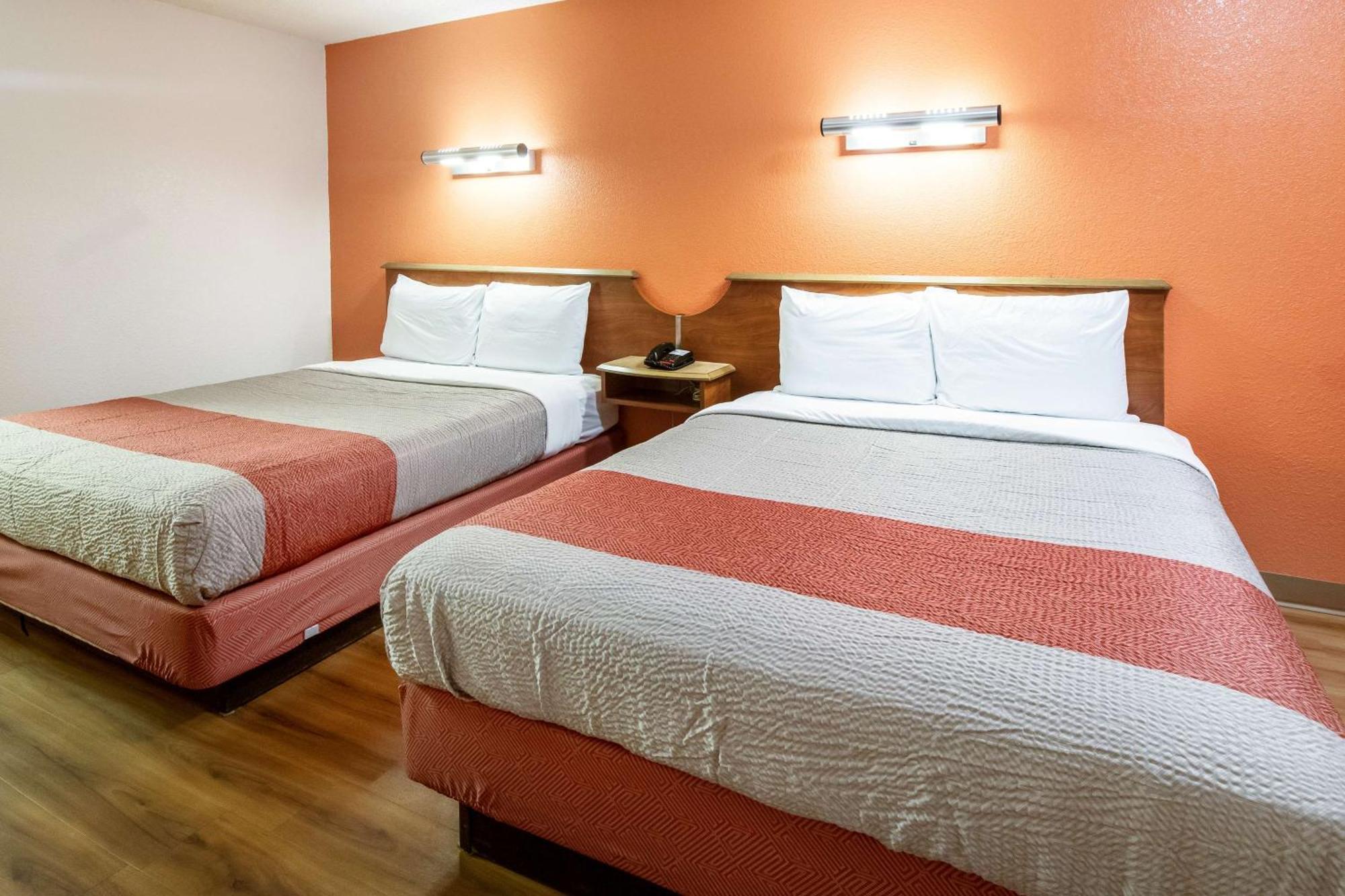 Queen Room Two Queen Beds Non-Smoking