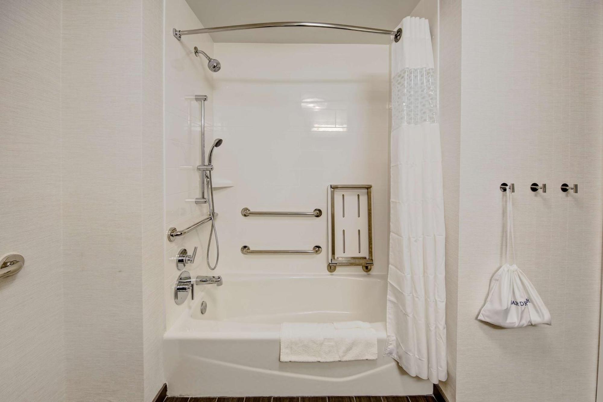 Queen Room with Two Queen Beds (4 Adults)