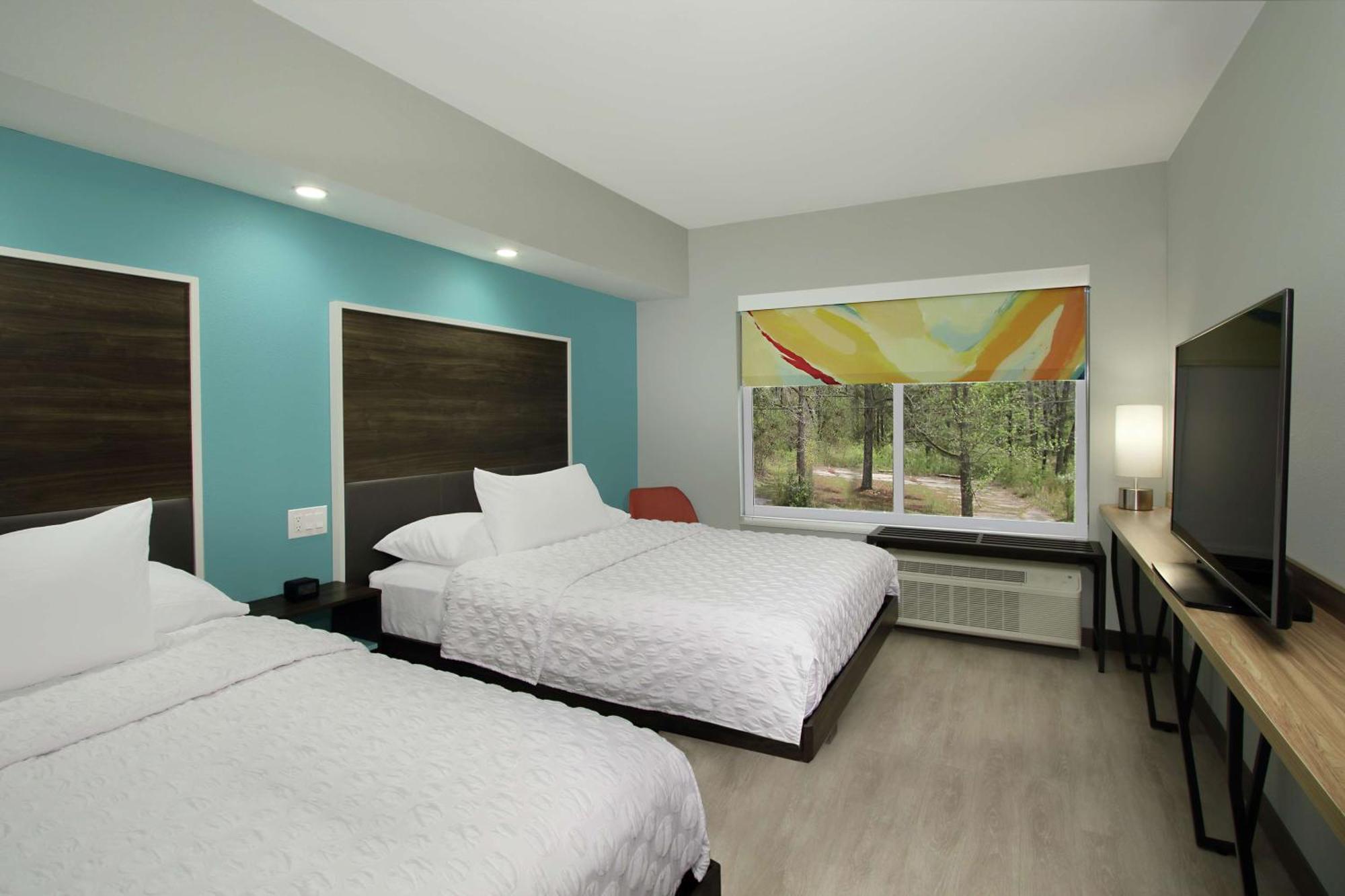 Queen Room Two Queen Beds