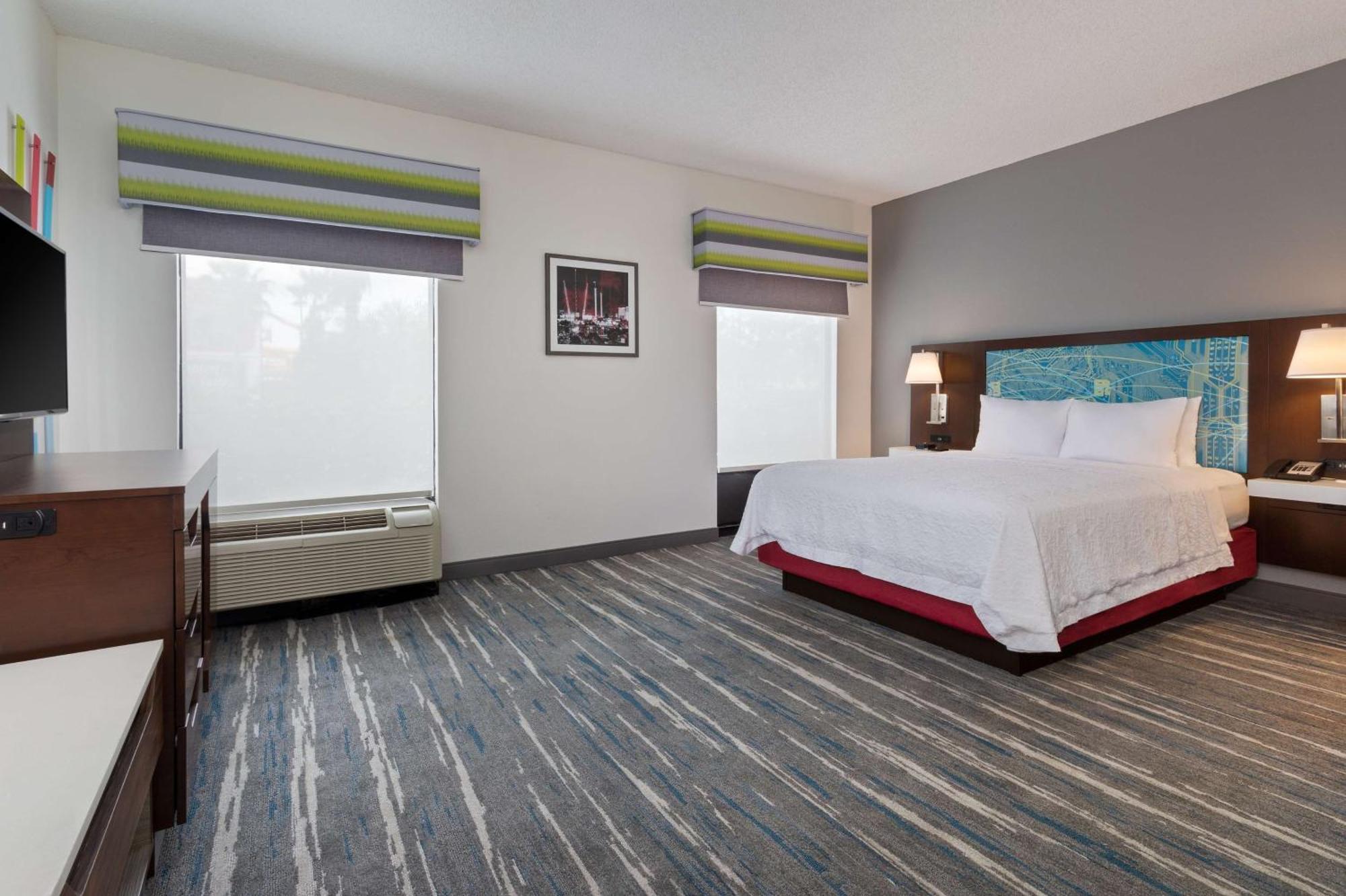 Queen Room Roll Shower Mobility Access or Non-Smoking