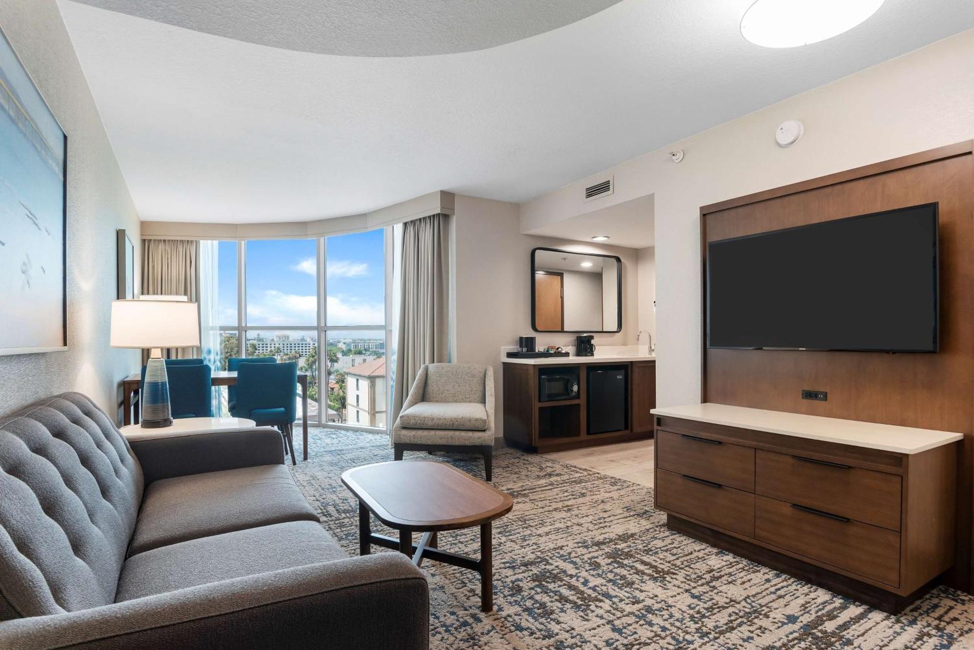 Two-Bedroom King Suite Fireworks View Corner