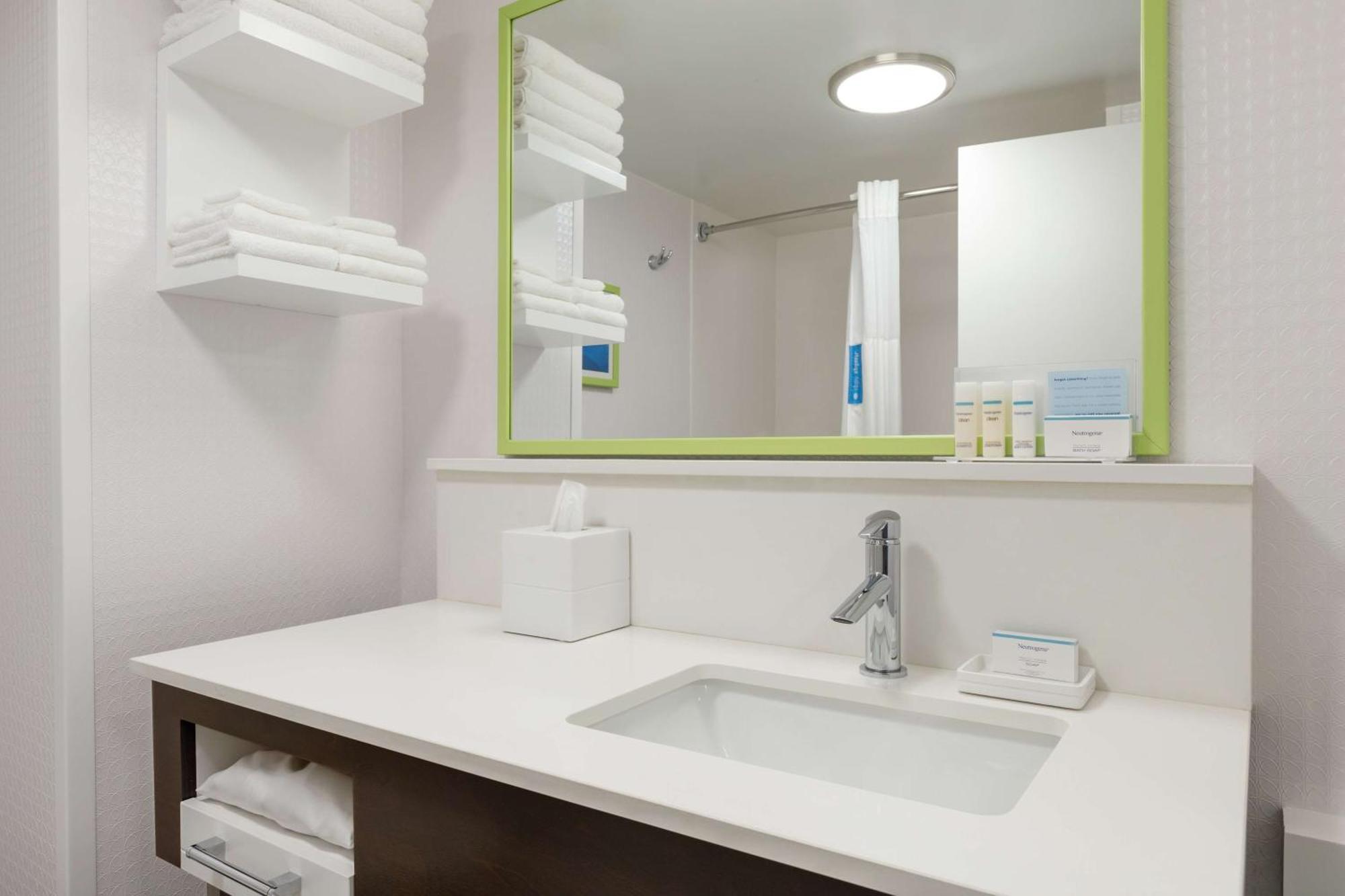 Queen Room with Two Queen Beds - Hearing Accessible/Non-Smoking