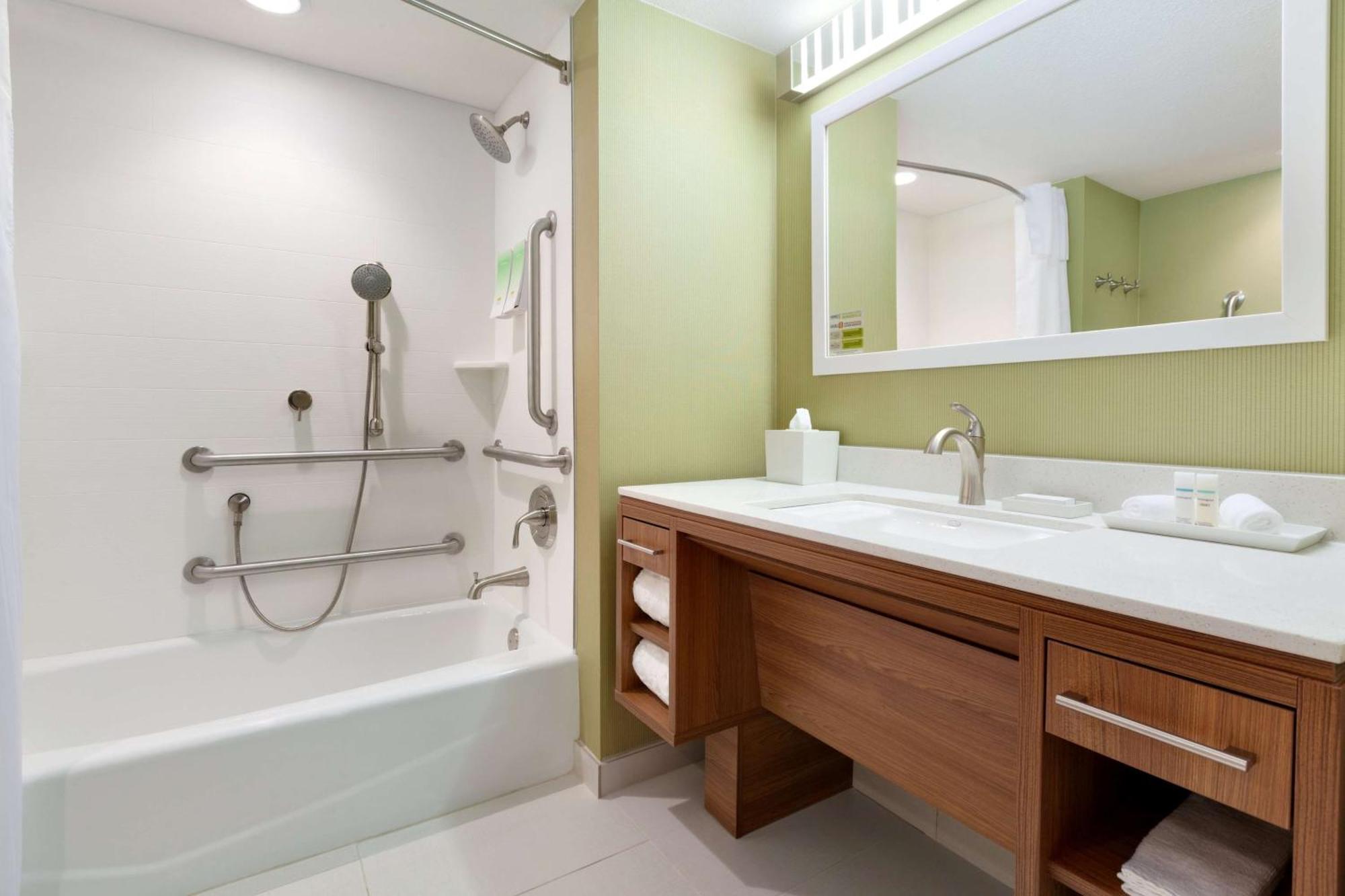 One-Bedroom King Suite Mobility Accessible