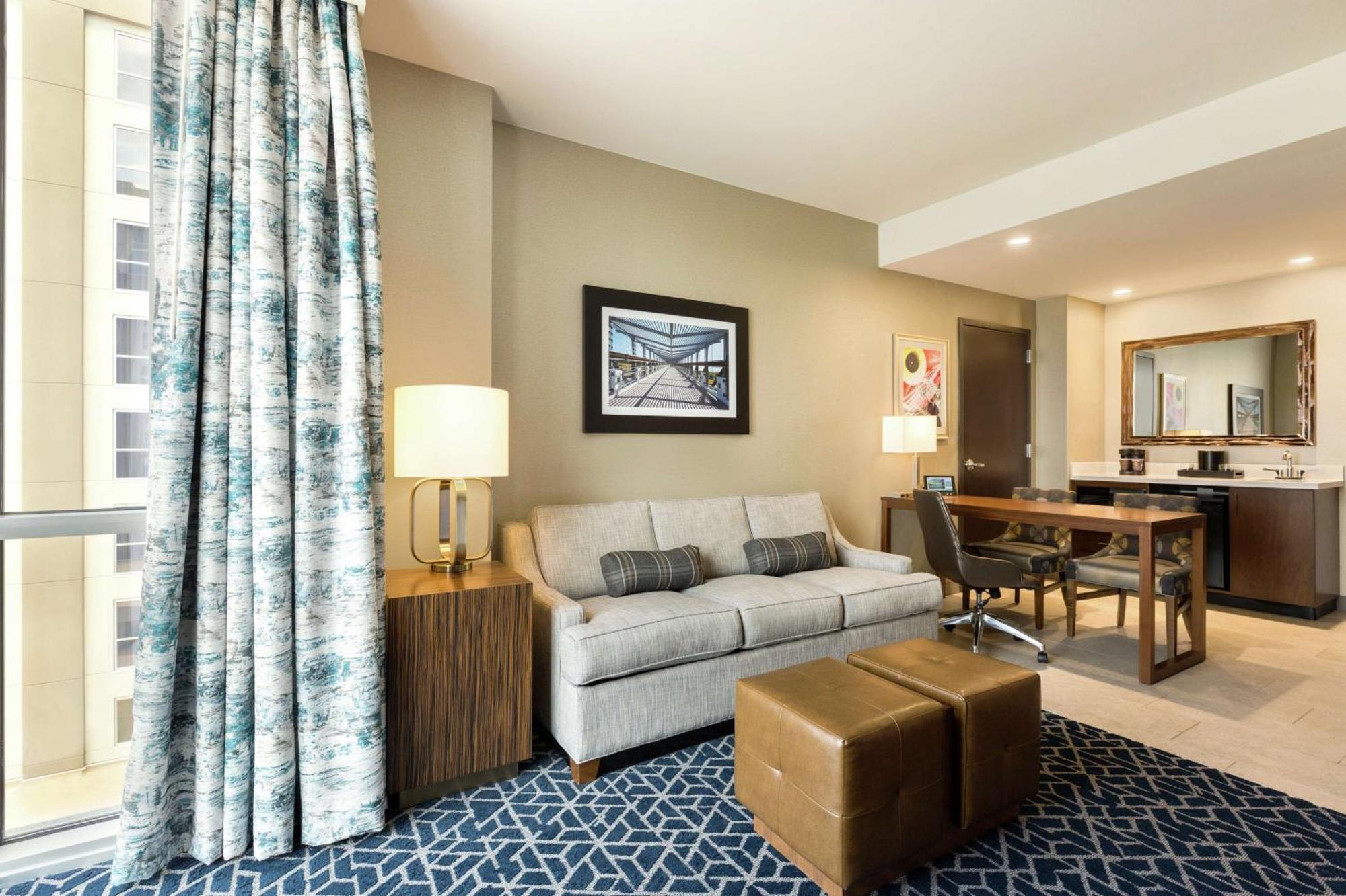 Premium Corner King Studio Suite,1551690004:JPEG
