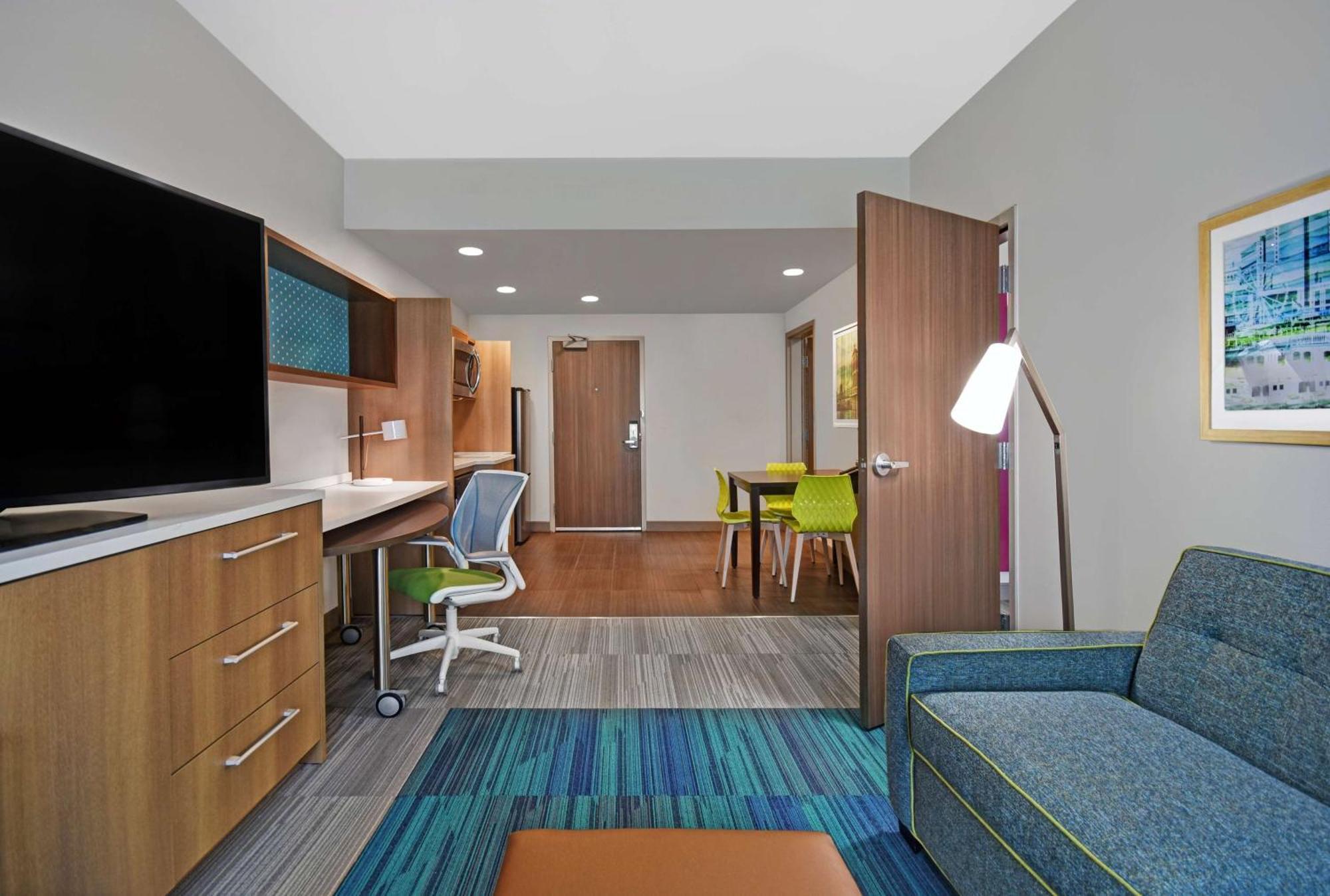 One-Bedroom King Suite Non-Smoking