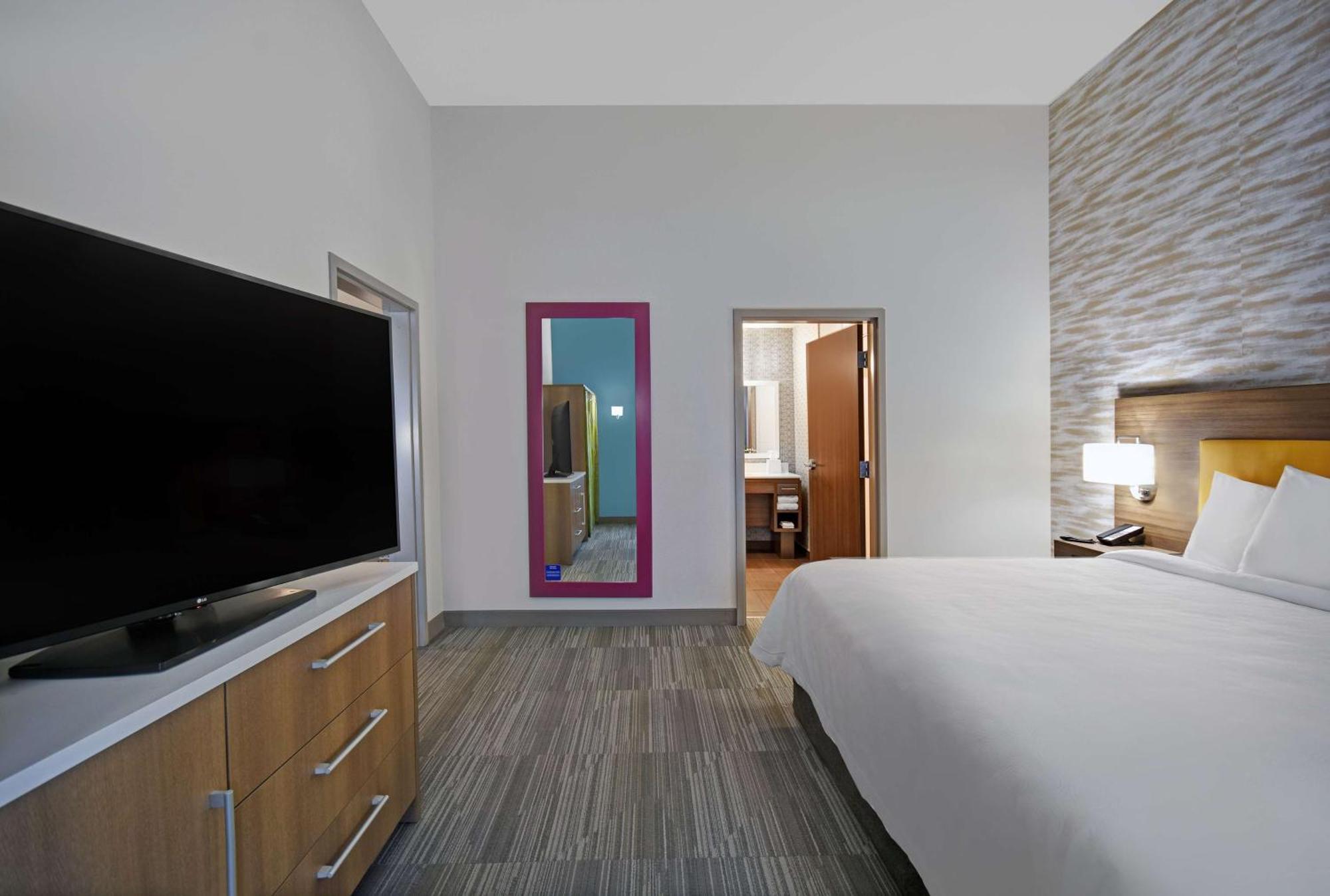 One-Bedroom King Suite Non-Smoking