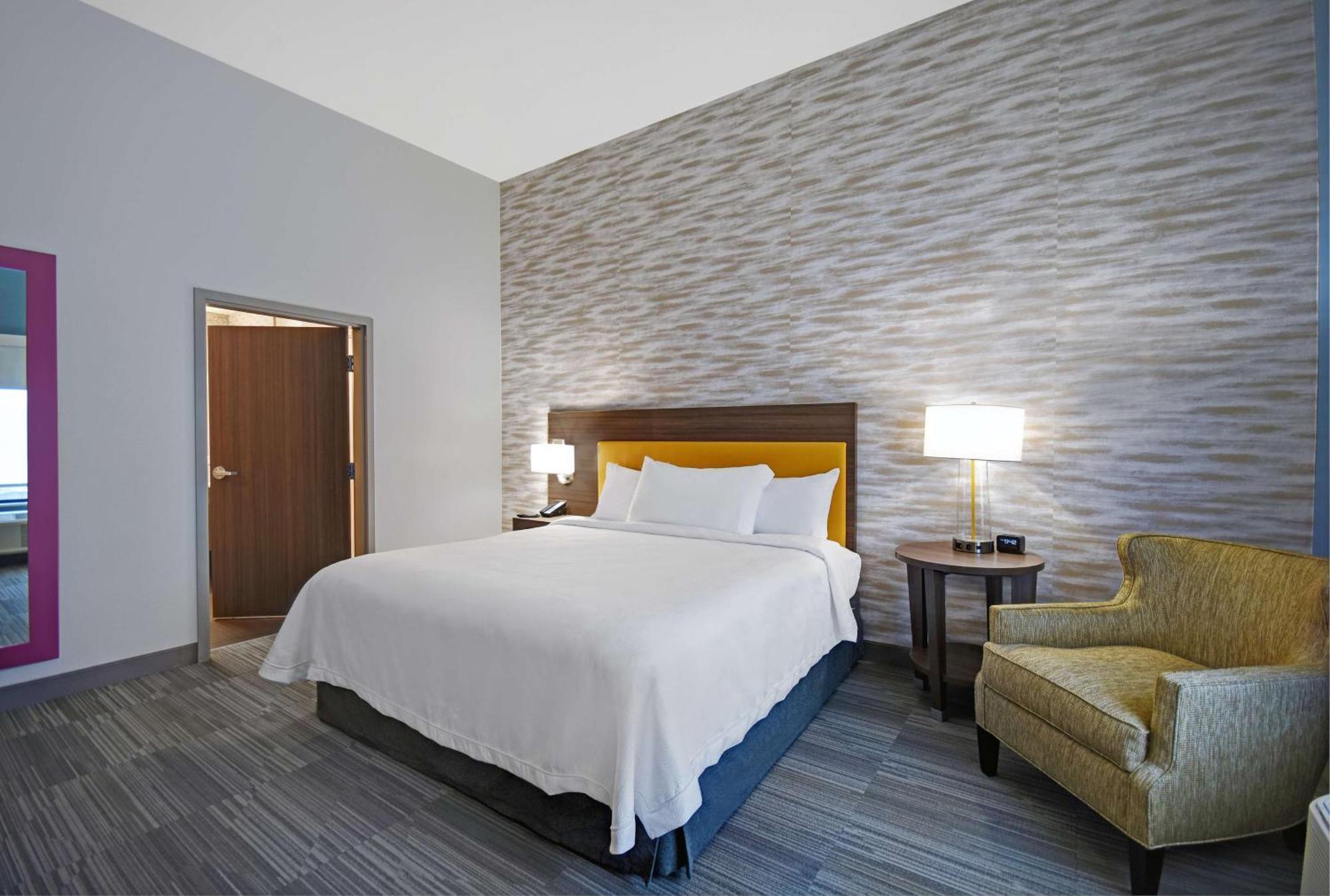 One-Bedroom King Suite Non-Smoking