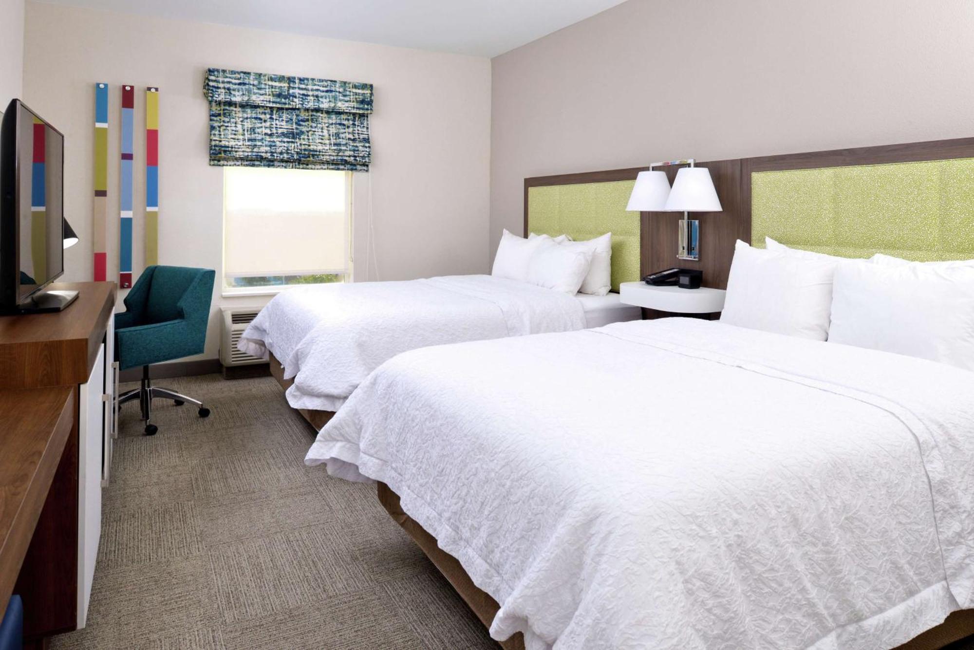 Queen Room Two Queen Beds Hearing Access or Non-Smoking