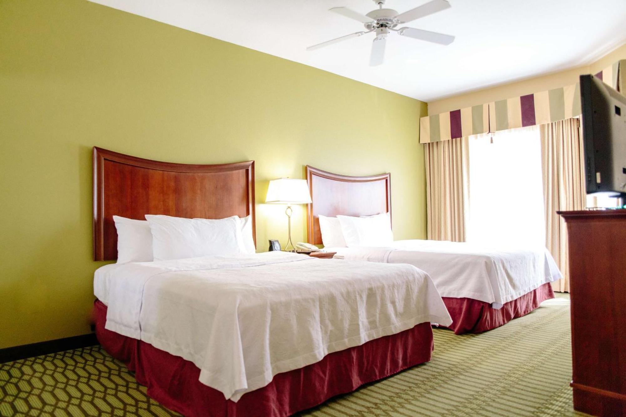 One-Bedroom Queen Suite Two Queen Beds Non-Smoking