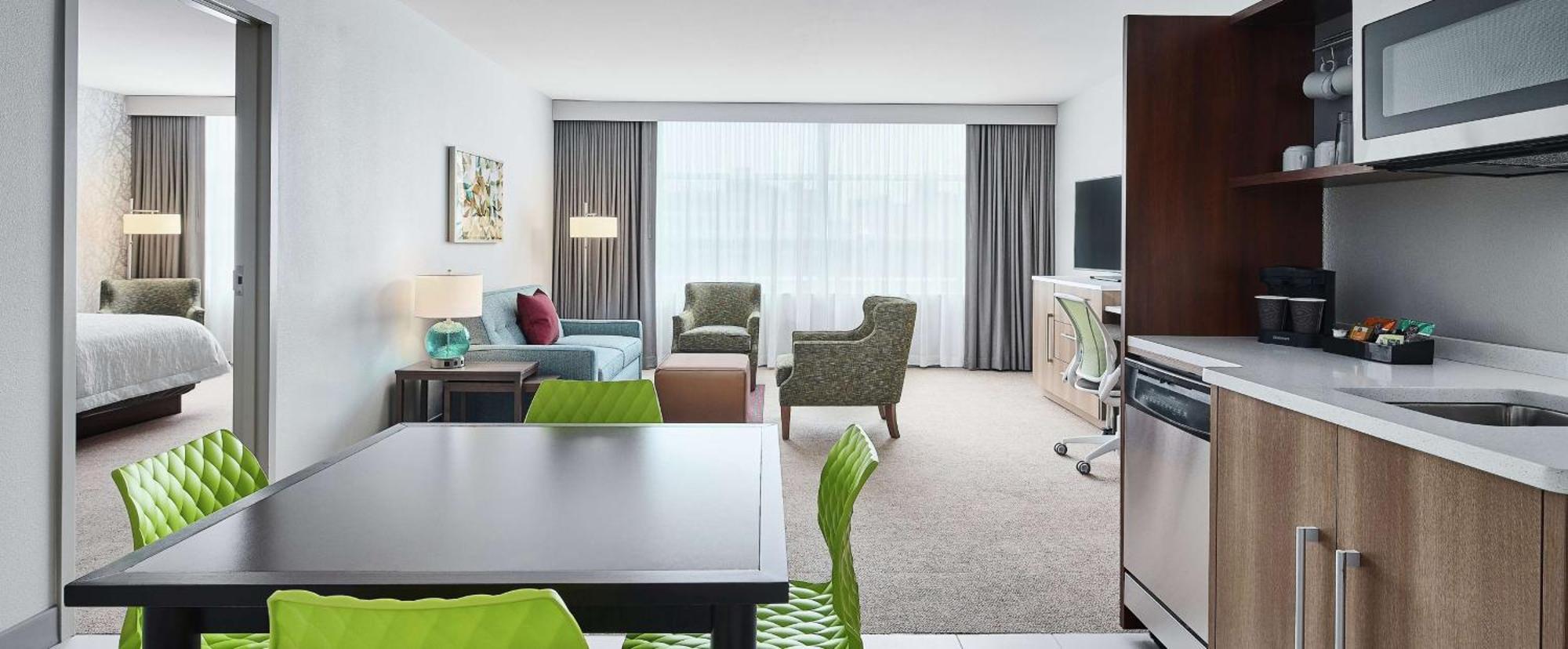 One-Bedroom King Suite - Non-Smoking