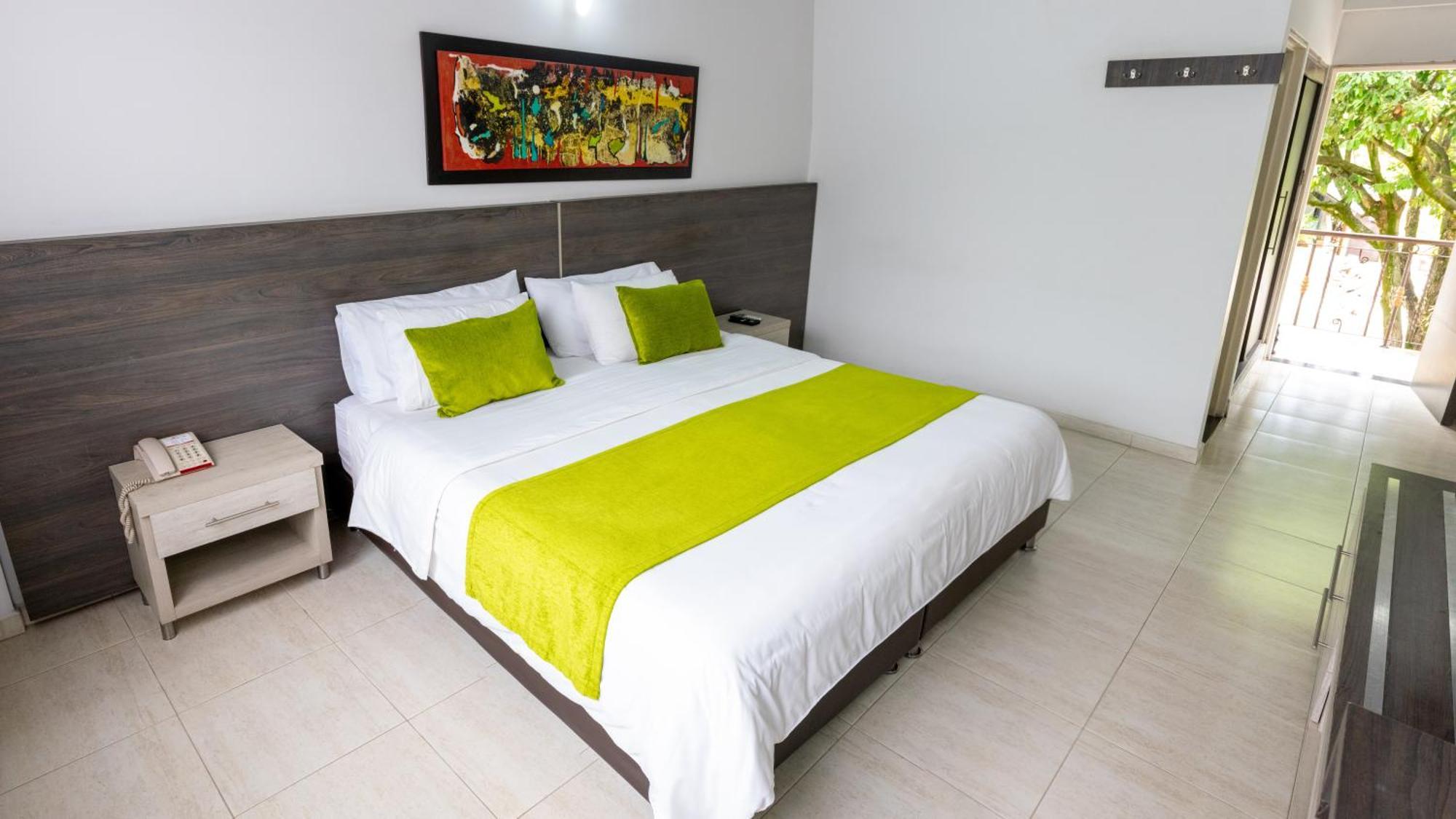 Standard Queen Room